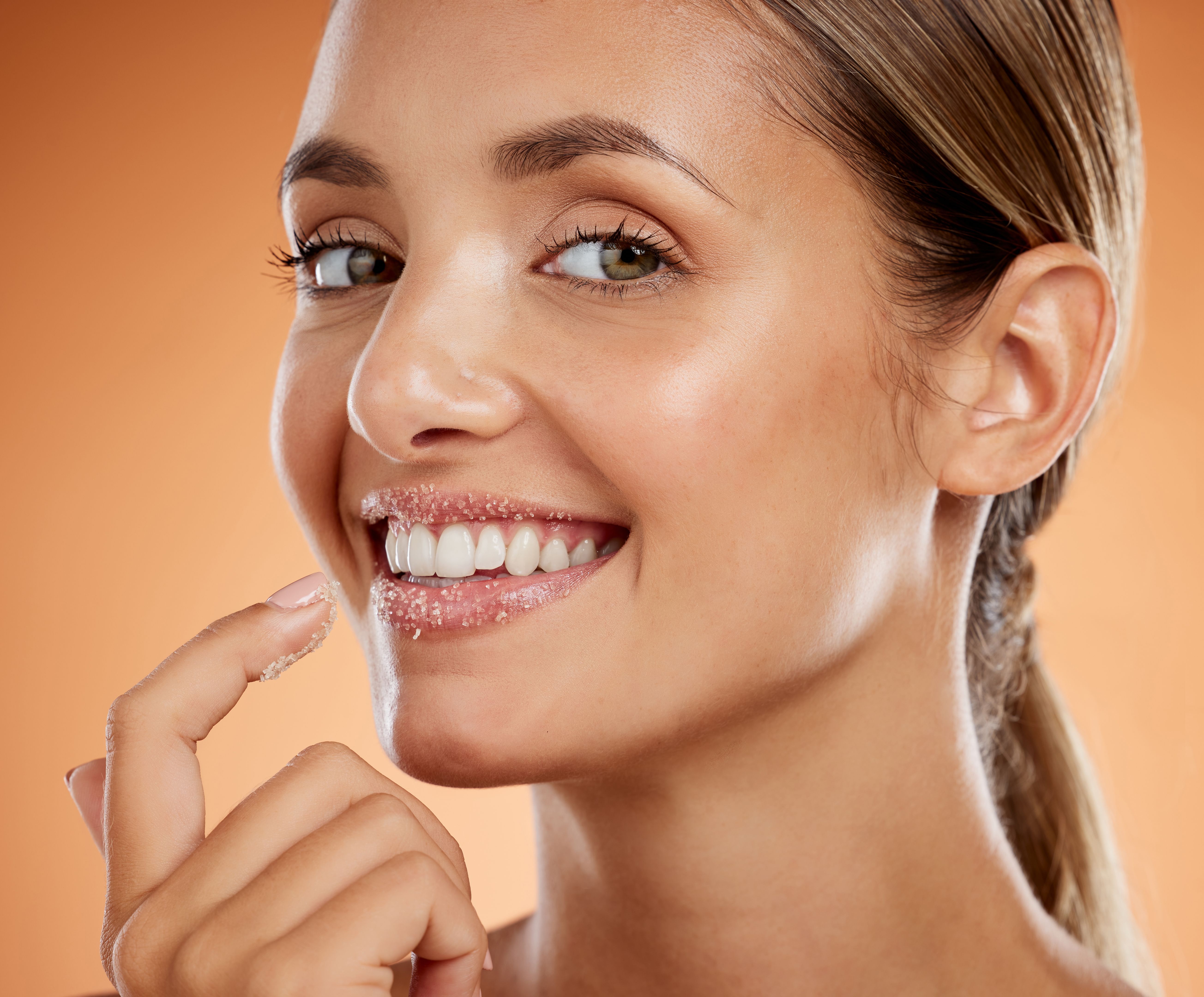 lip scrub application