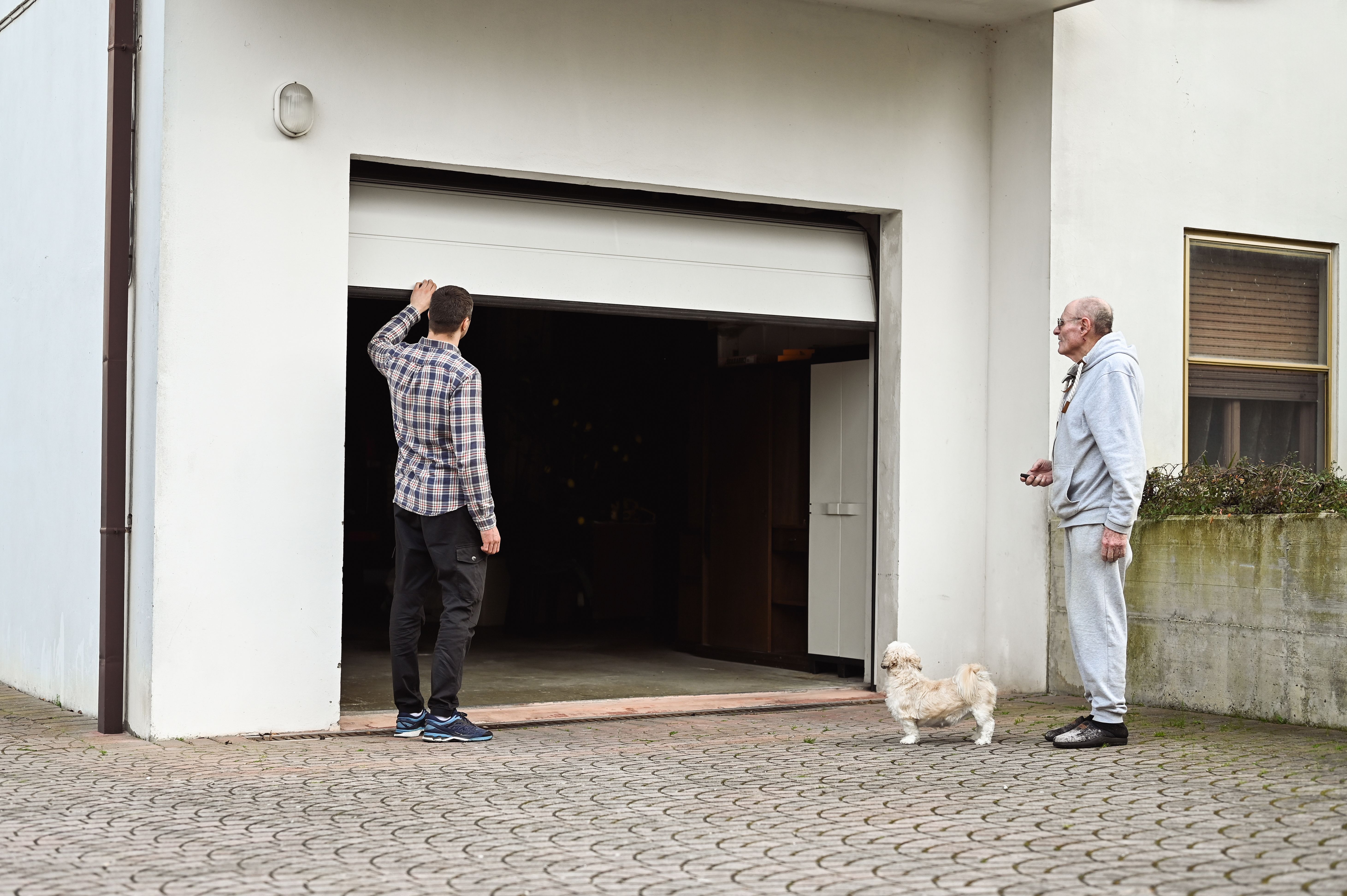 family with locksmith