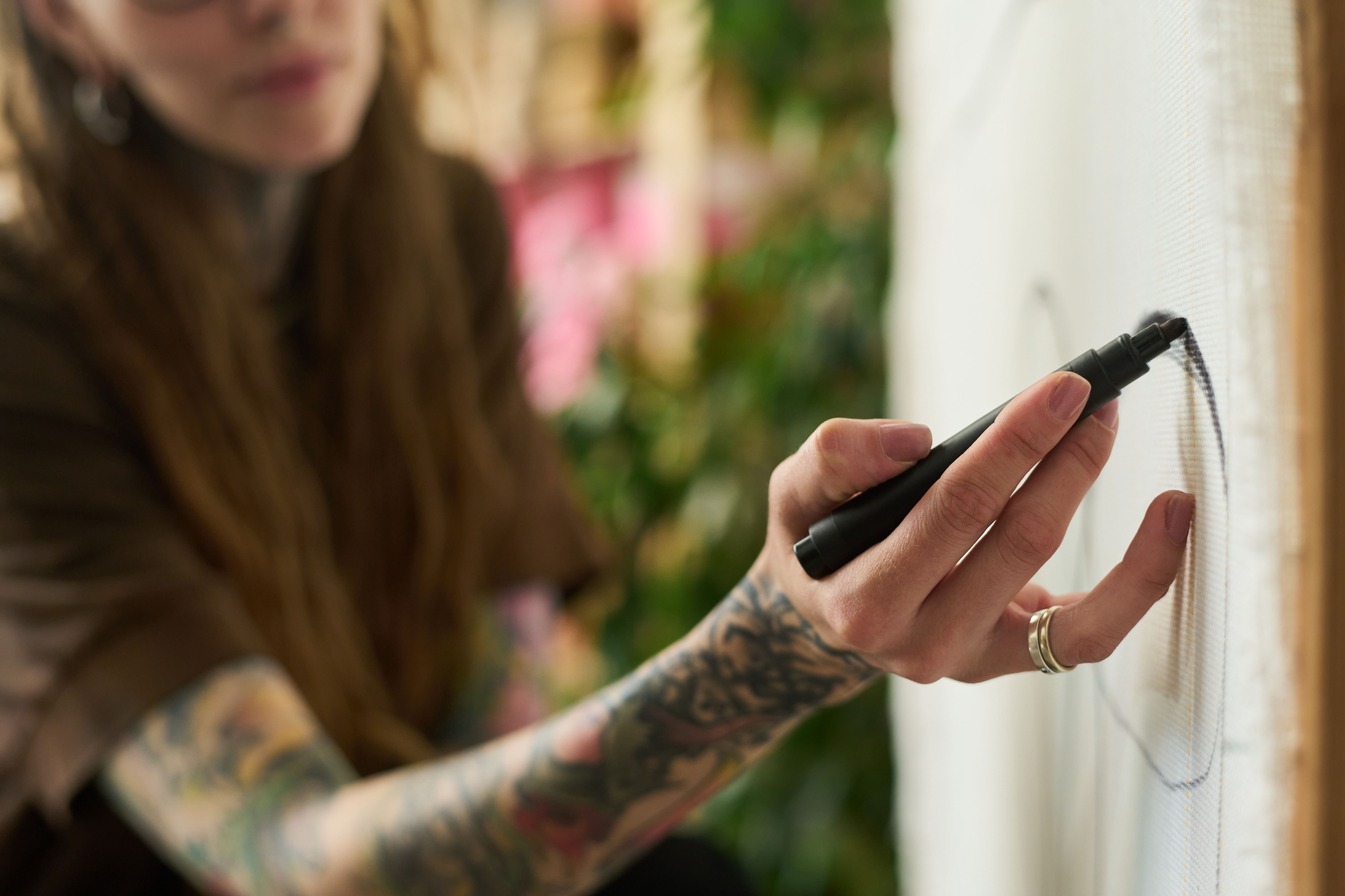 tattoo workshop minimalist tattoo custom tattoo tatuaje estrellas mejor estudio tatuajes sevilla numero uno best tattoo shop sevilla fineline dotwork traditional linea fina realismo tradicional  urbe tattoo minitatu