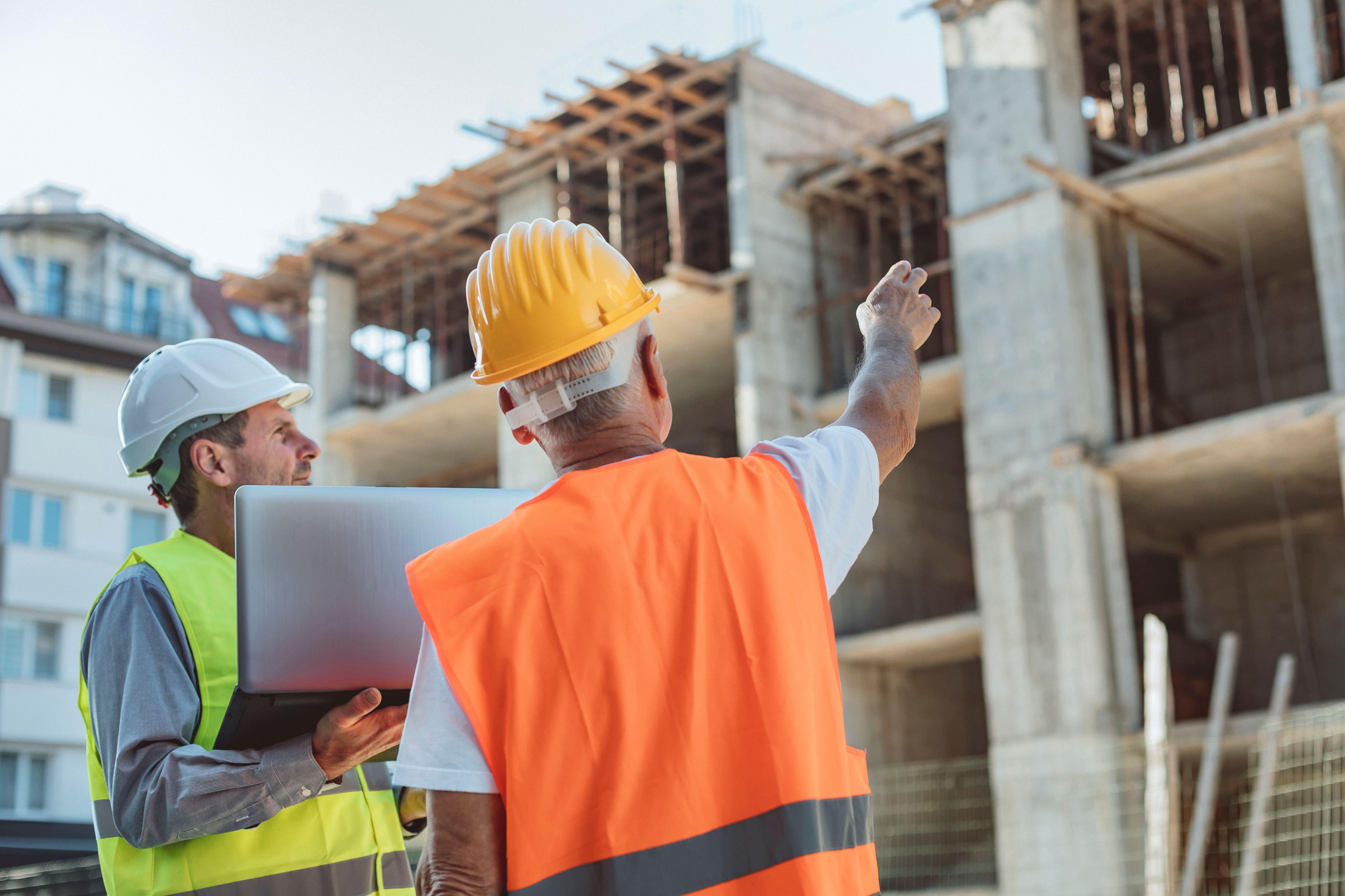 architect builder meeting