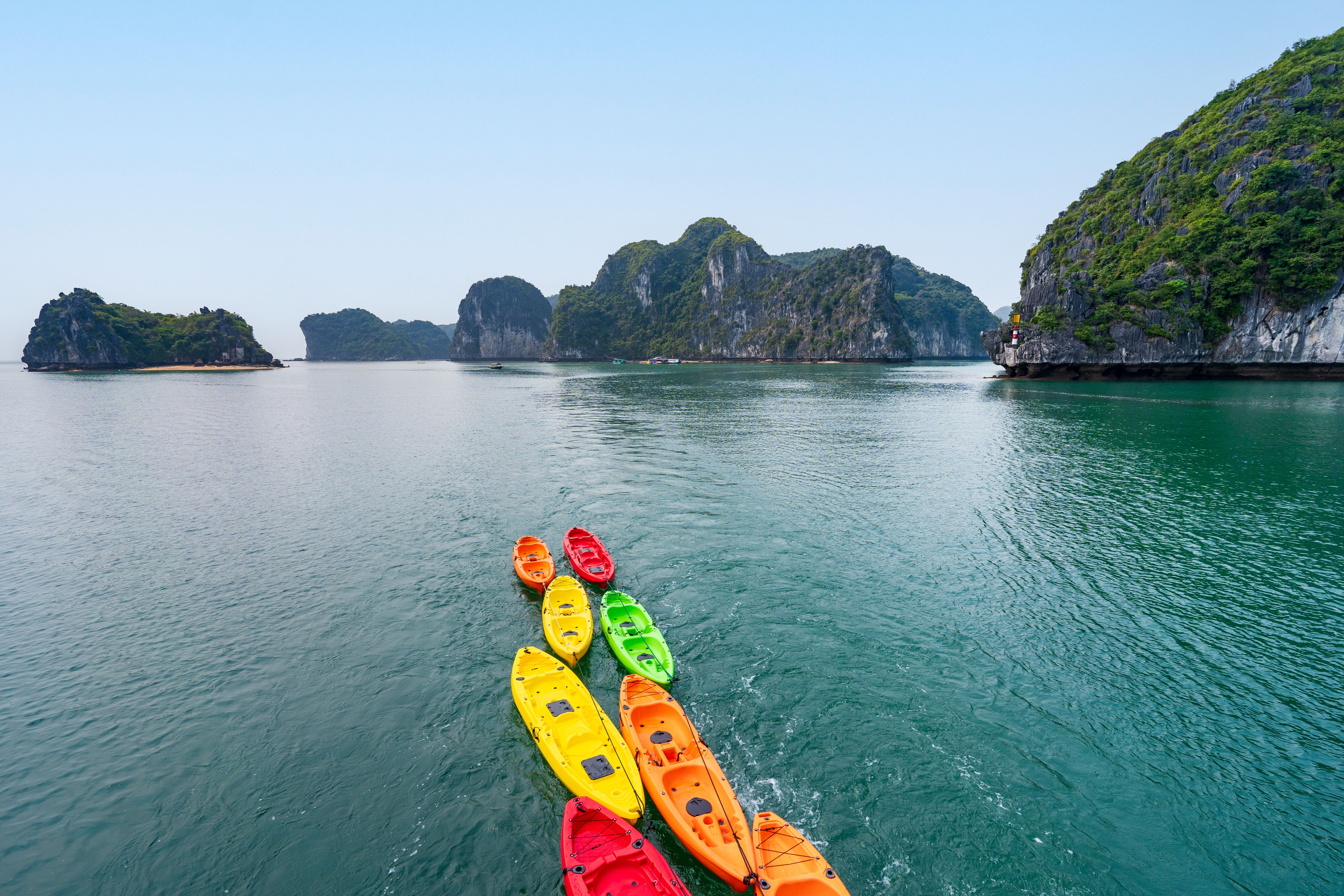 lan ha bay kayaking