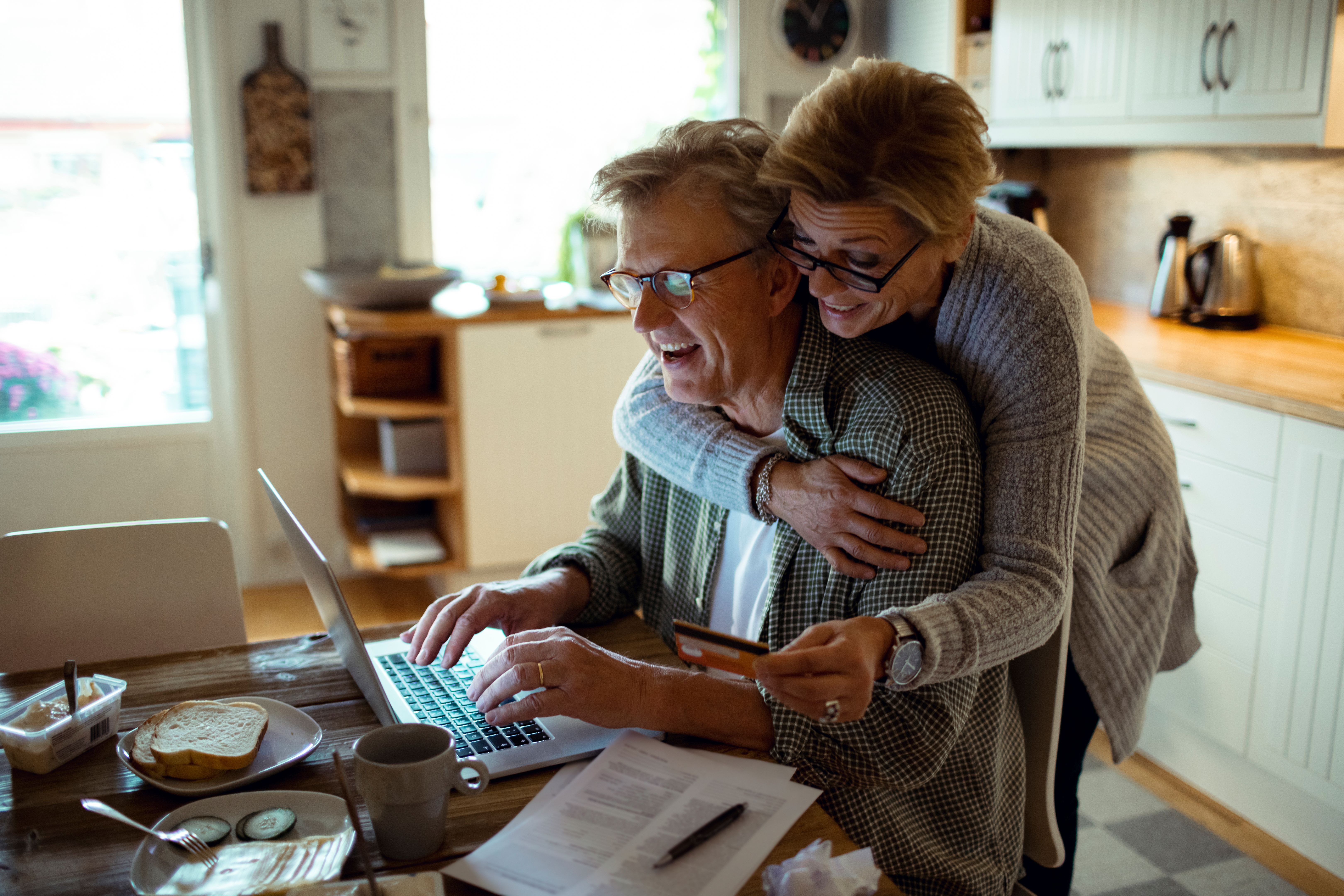 senior shopping online