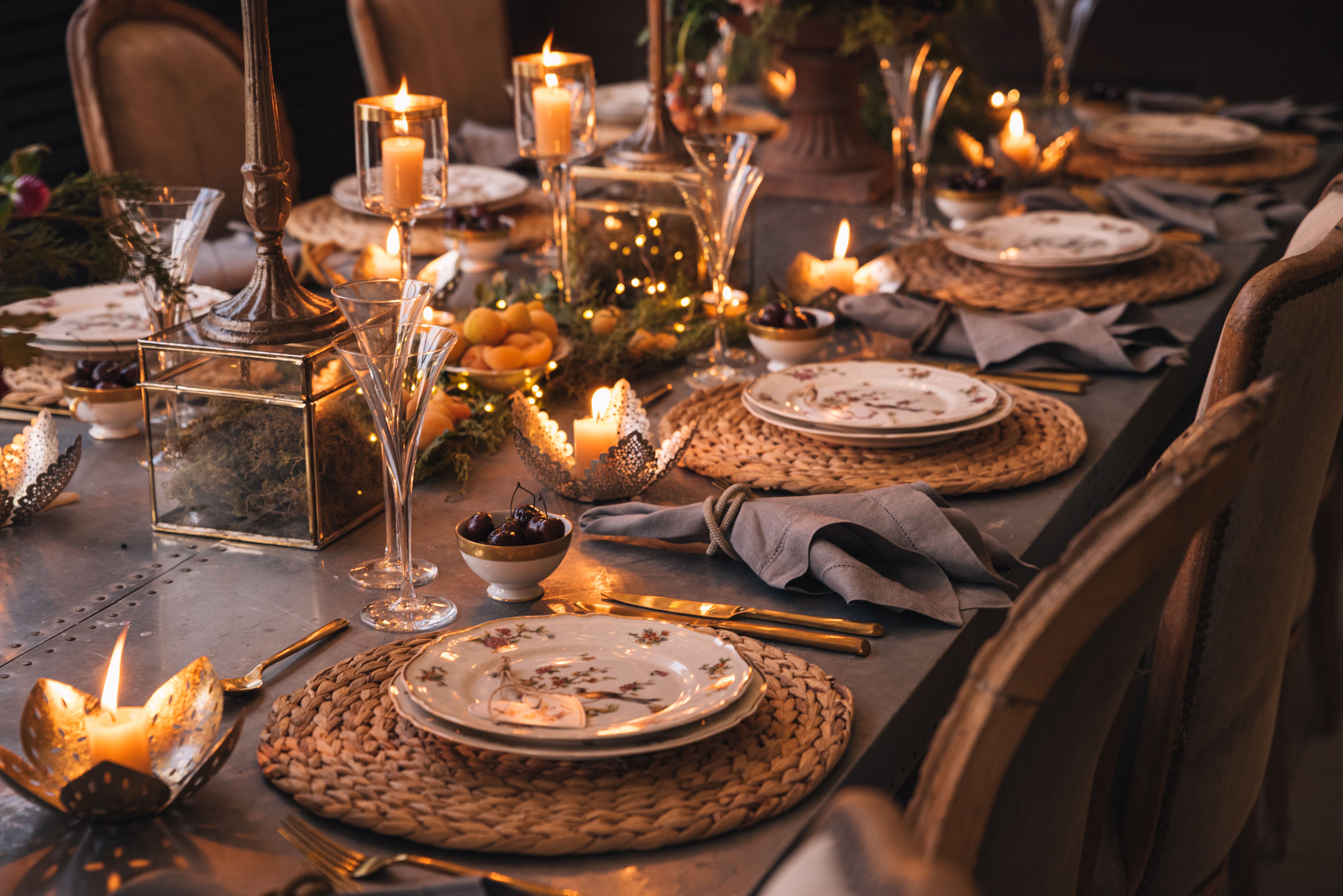 table setting event