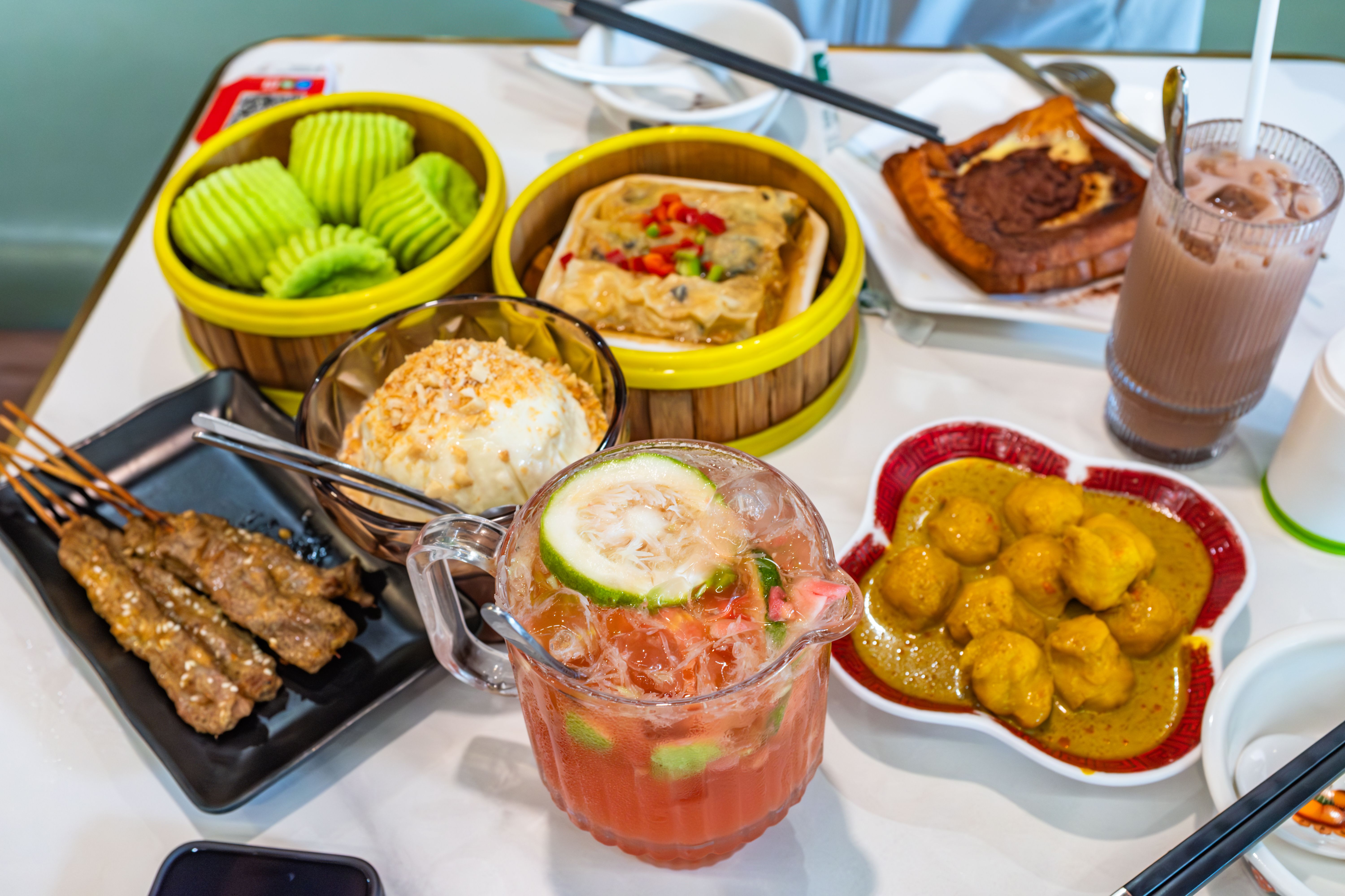 Afternoon tea, iced tea, snacks, snacks, grilled skewers