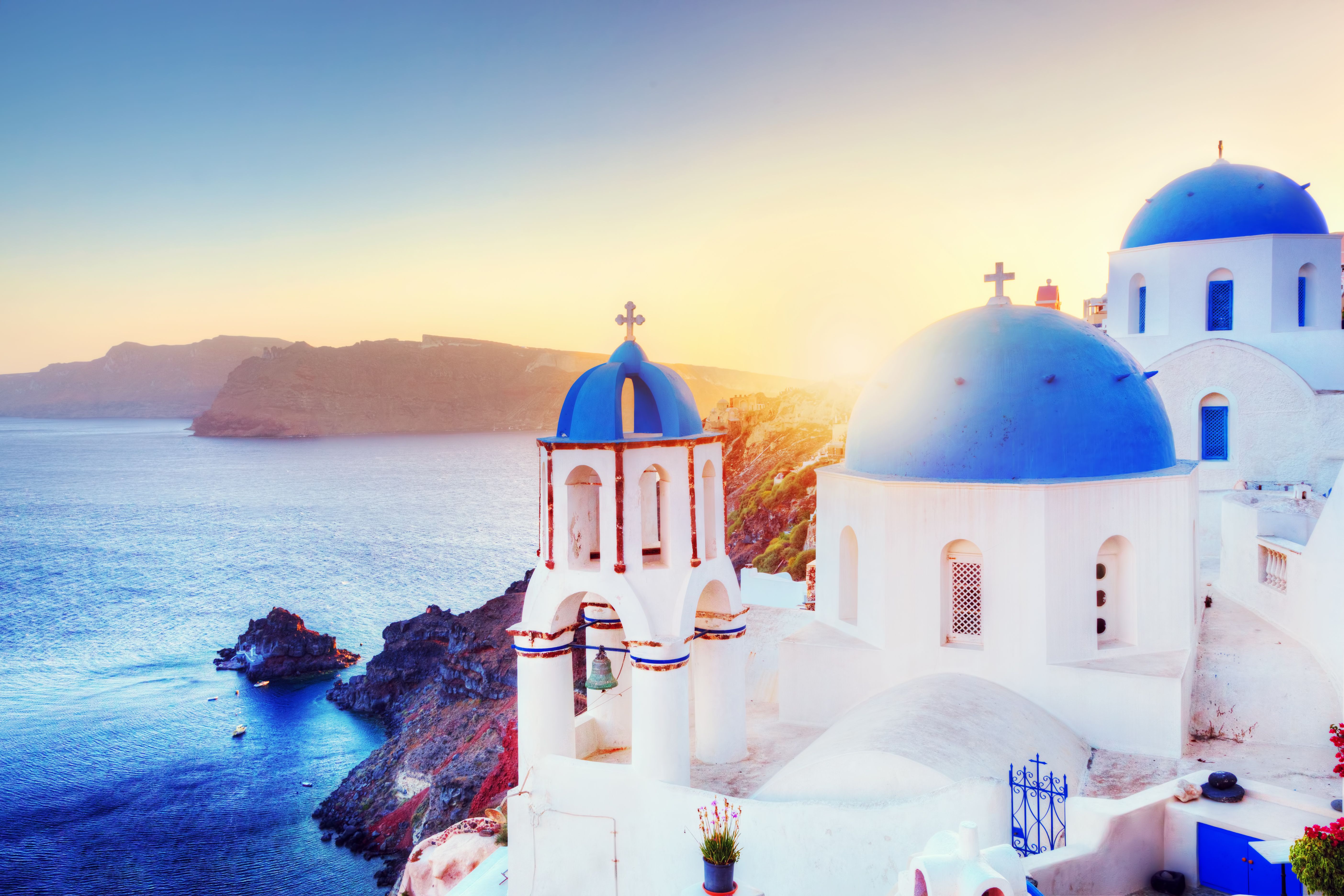 boat tour santorini