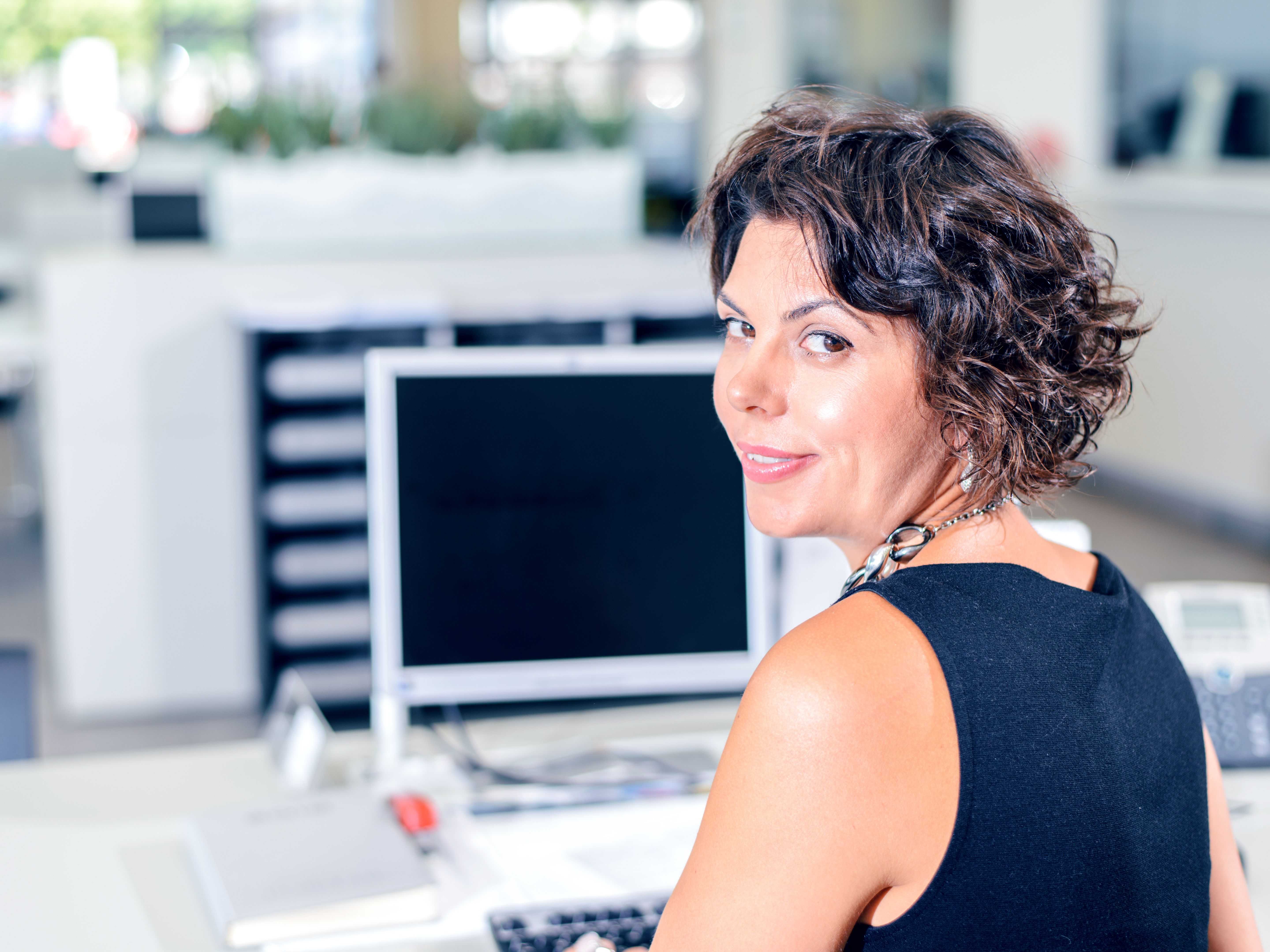 Business woman working on a PC