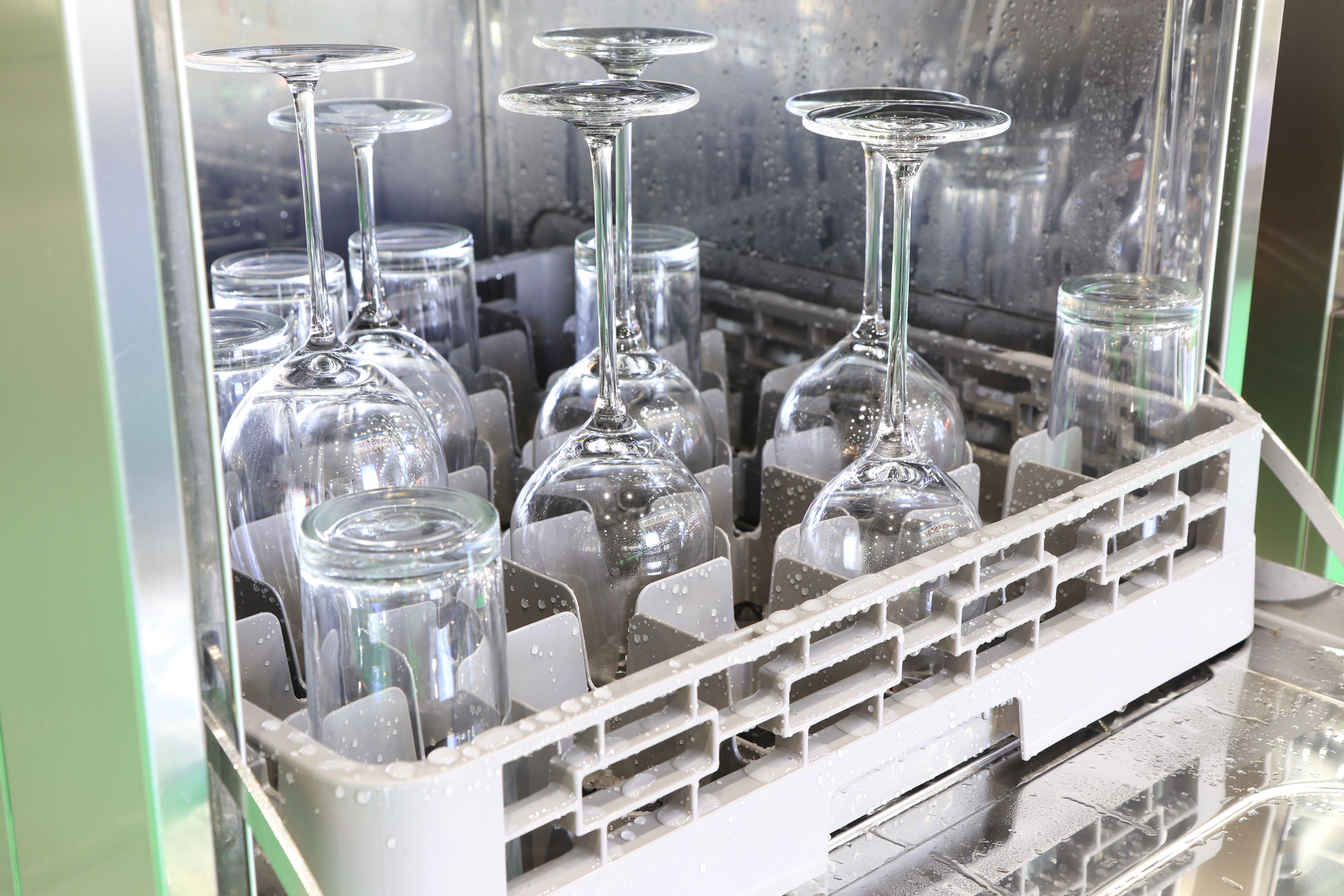 cleaning glassware