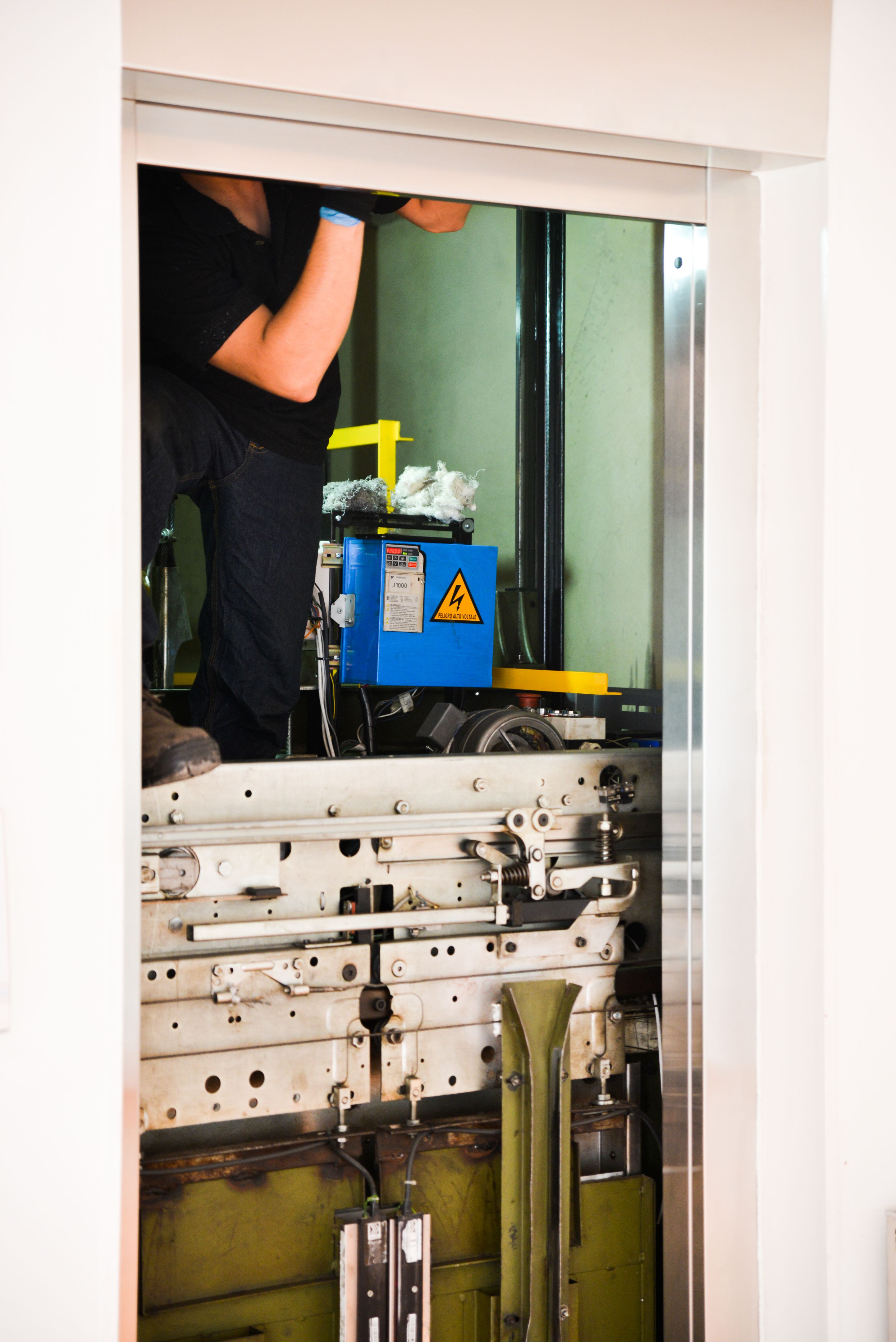 installing vehicle lift