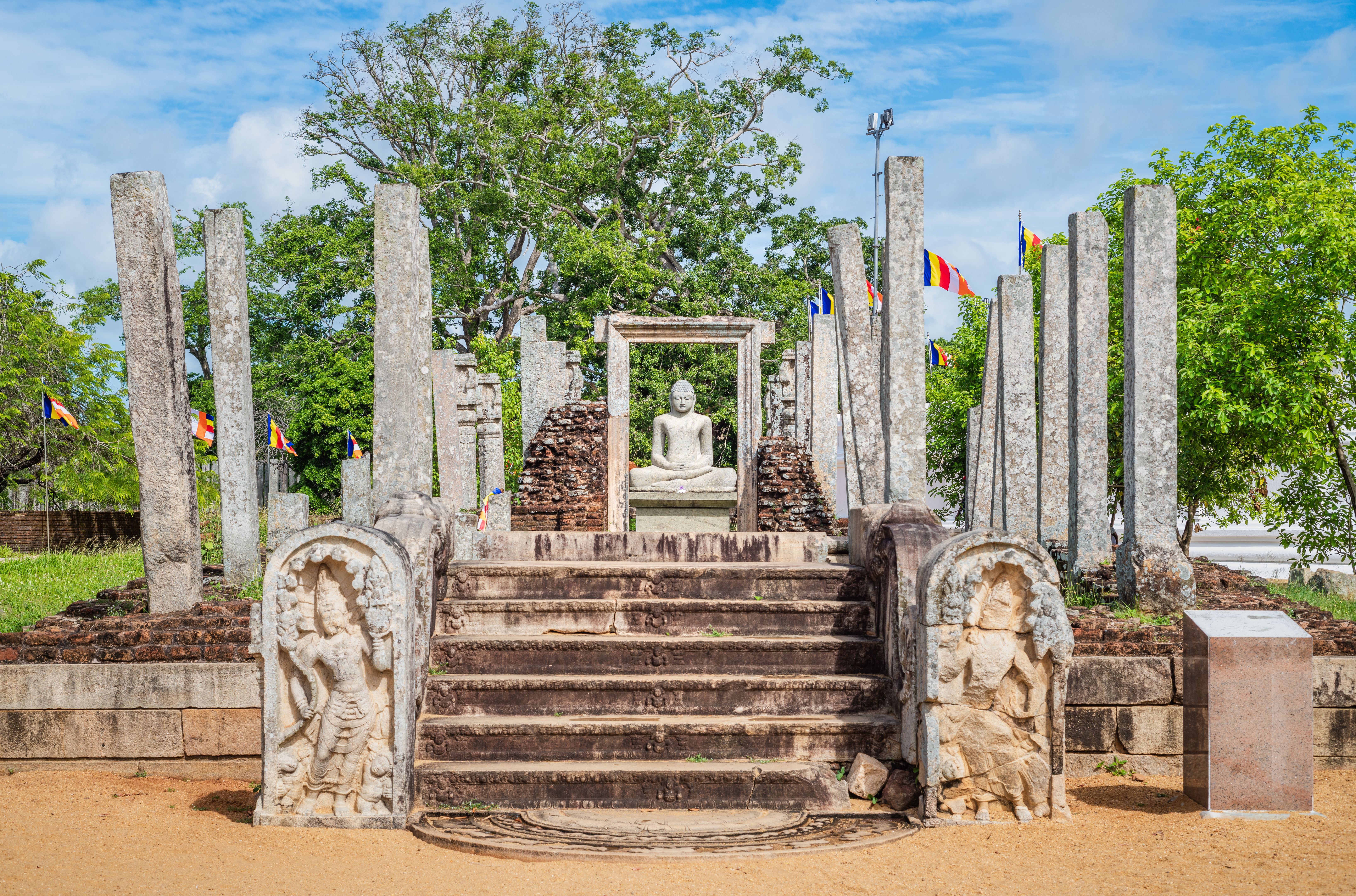 anuradhapura ruins