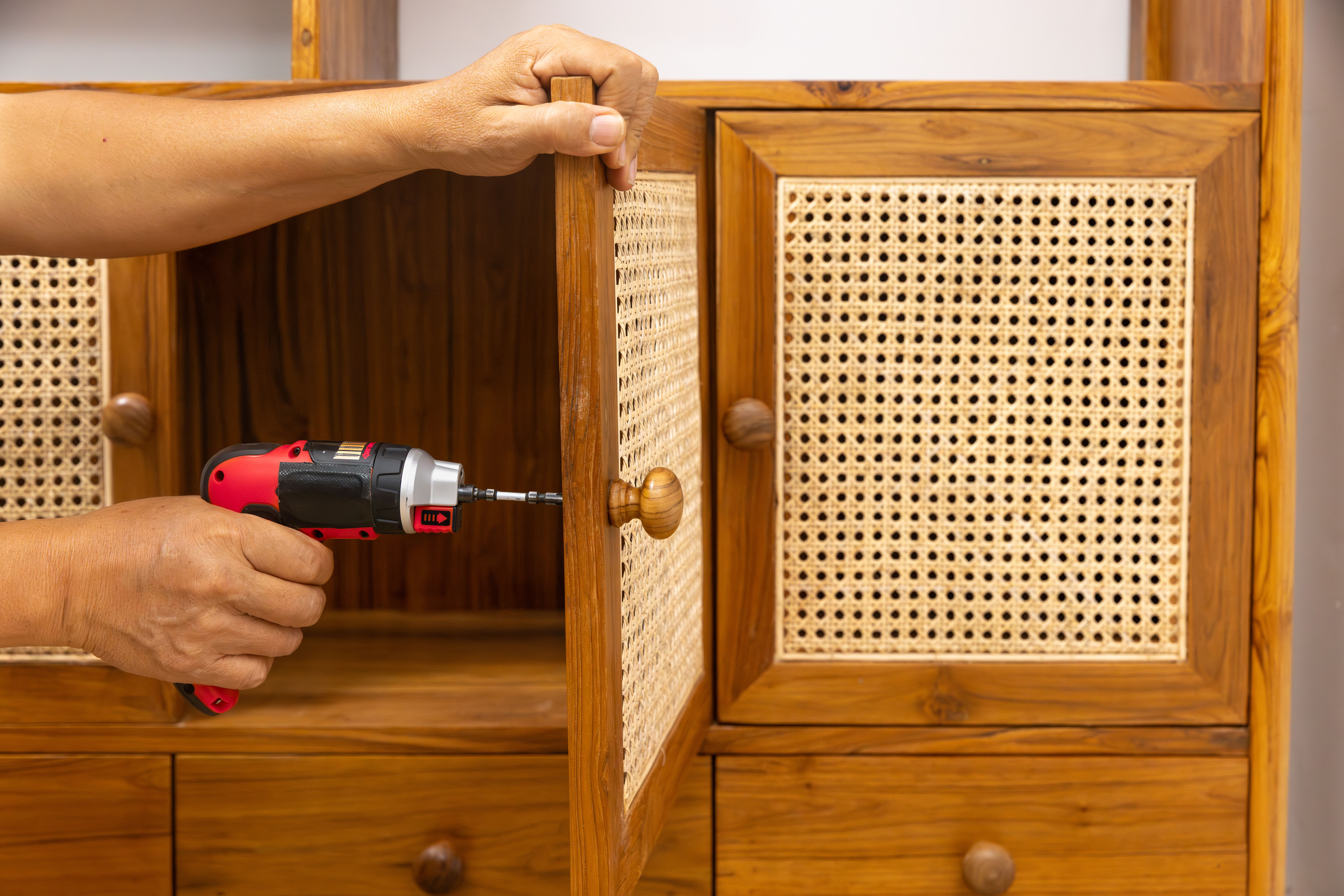 fixing cabinet handles