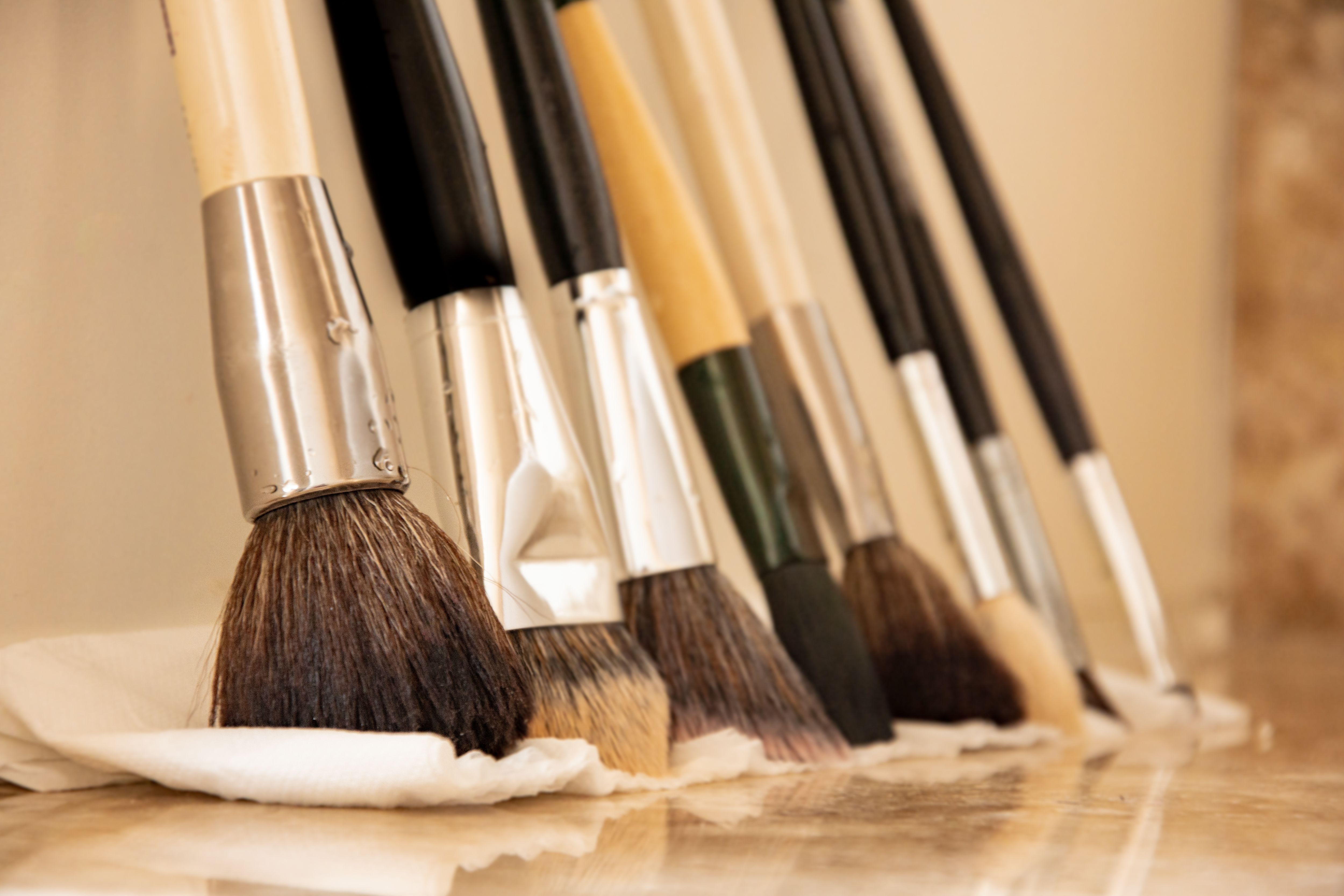 makeup brushes clean