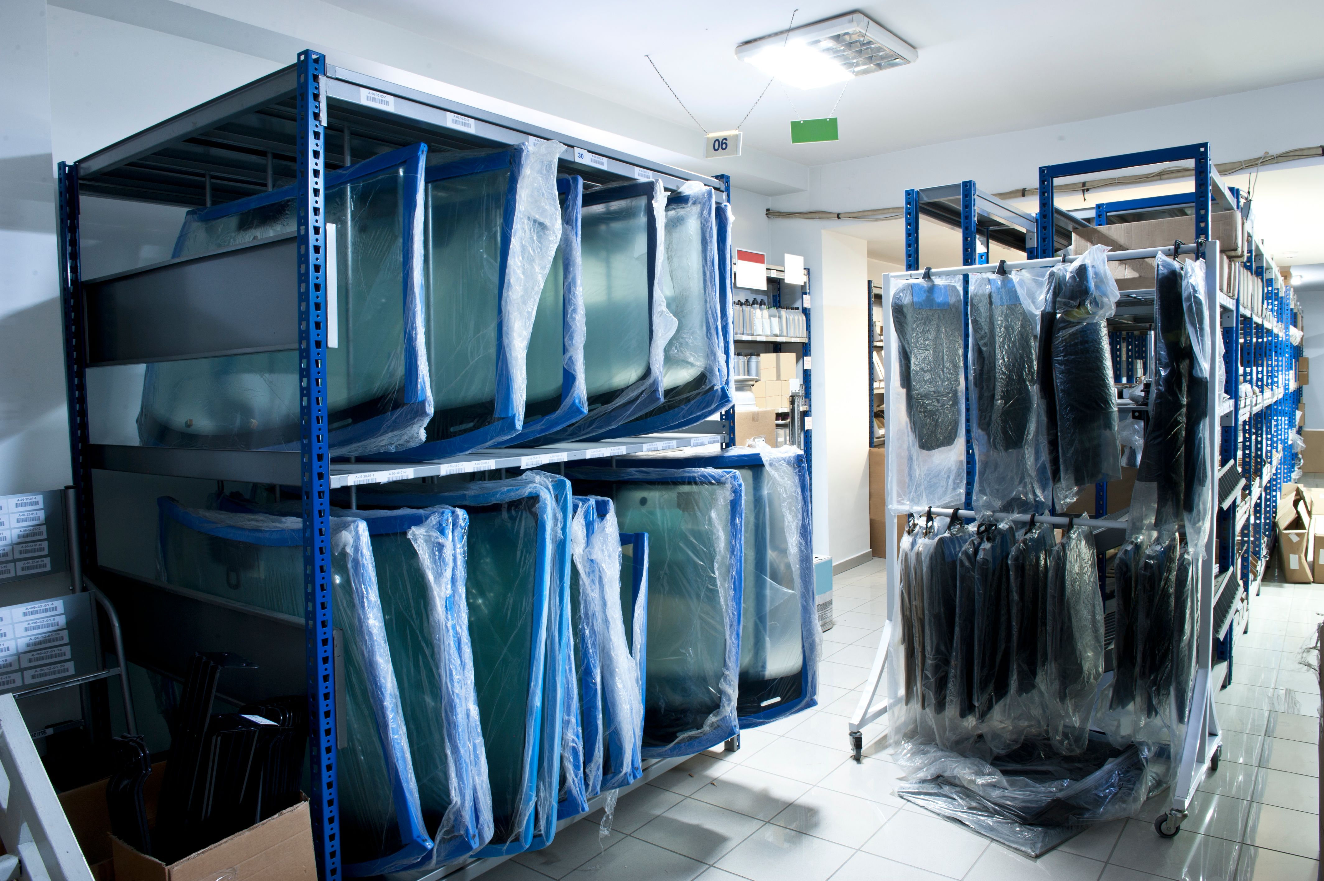 glass installation workshop