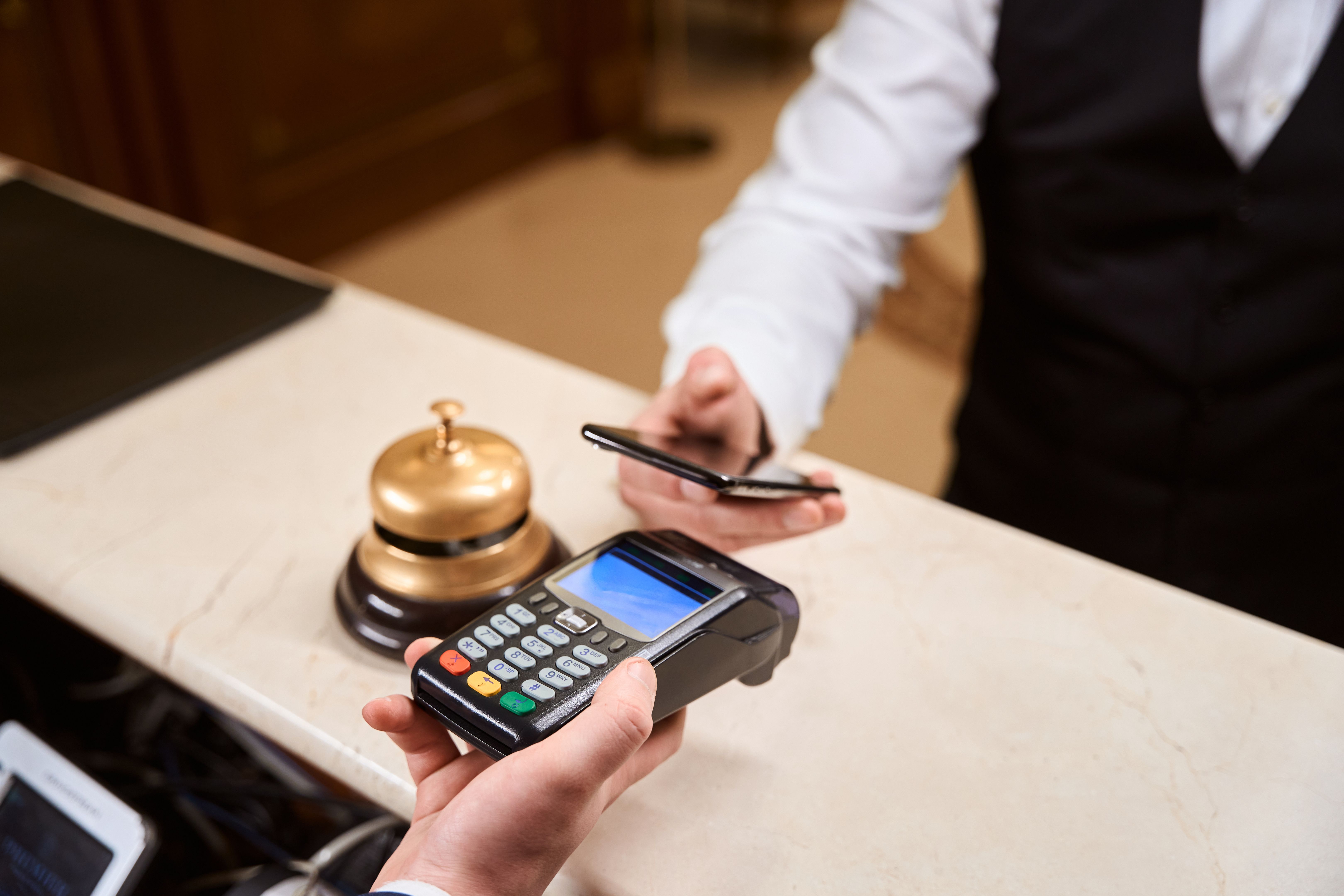 contactless service hotel