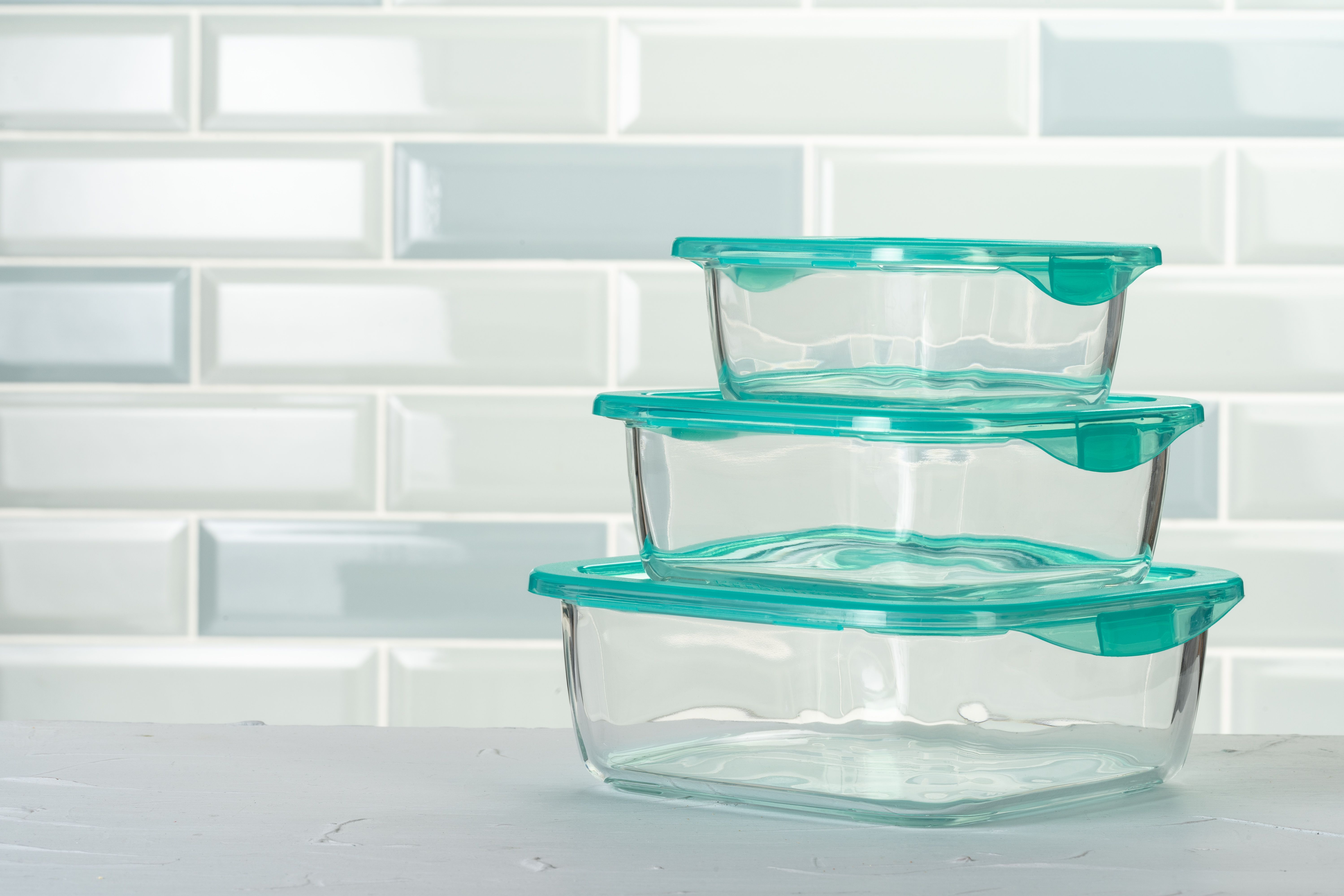 kitchen plastic containers