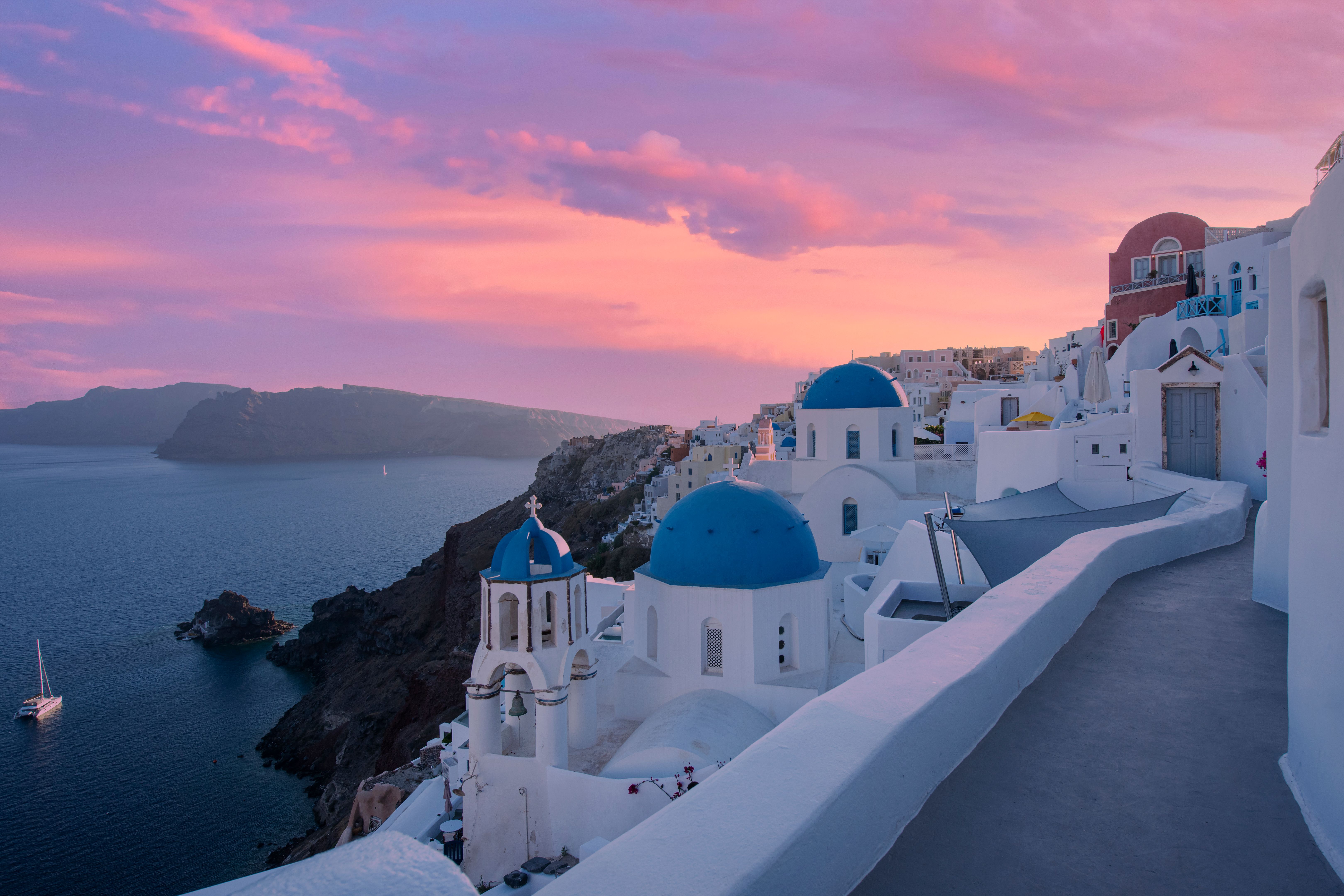 romantic getaway santorini