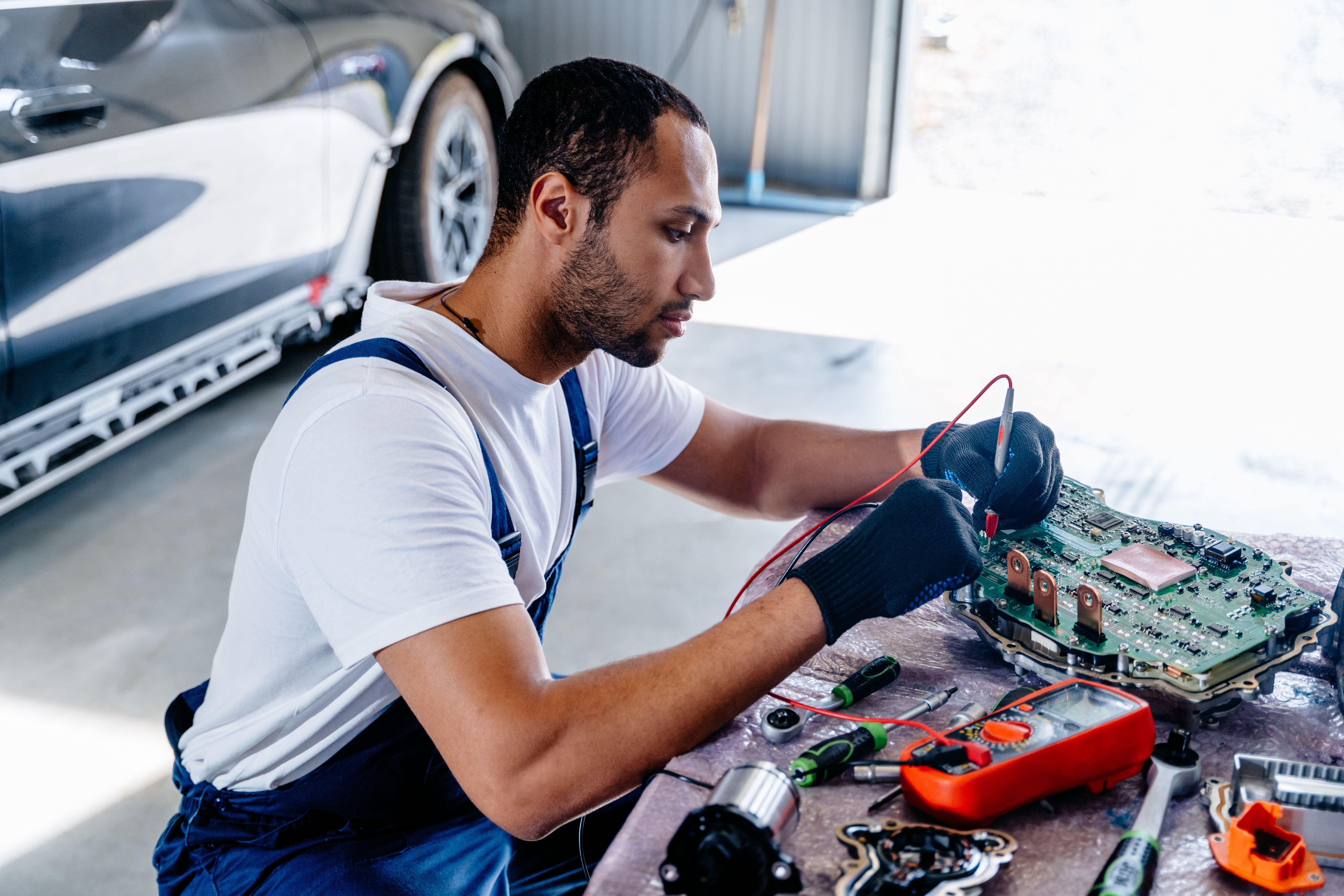 auto electrician workshop
