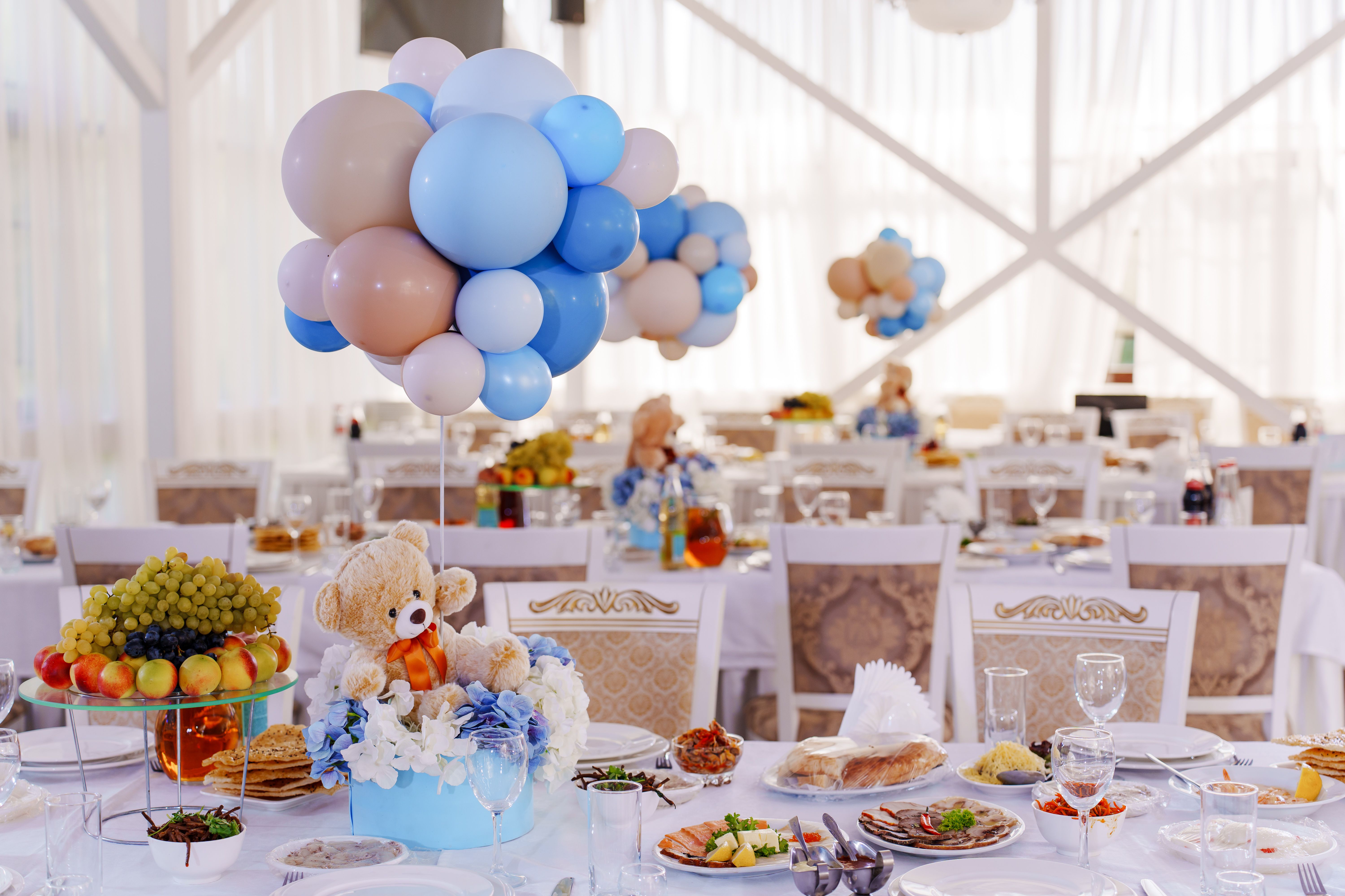 floating balloon centerpiece