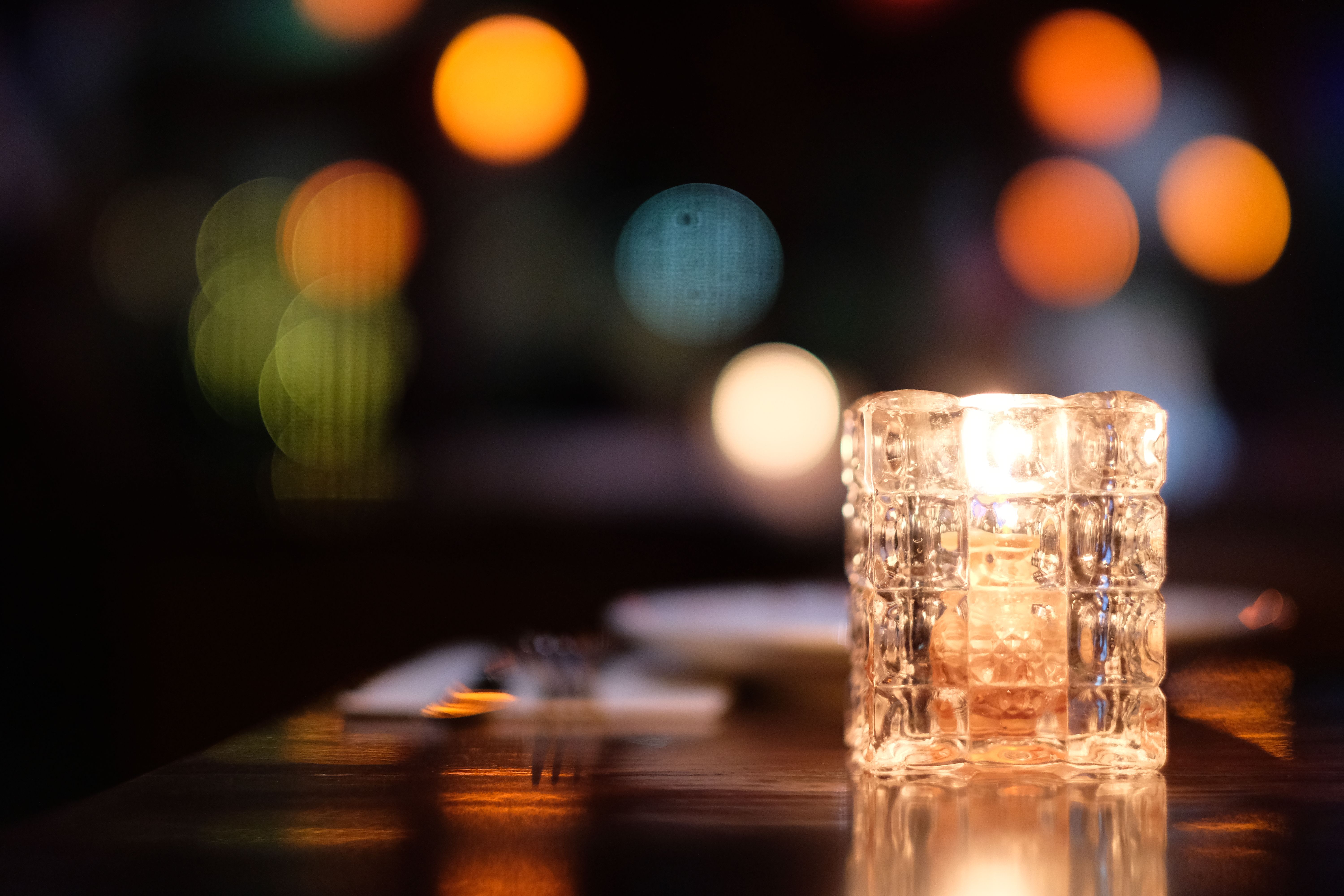 restaurant candlelight
