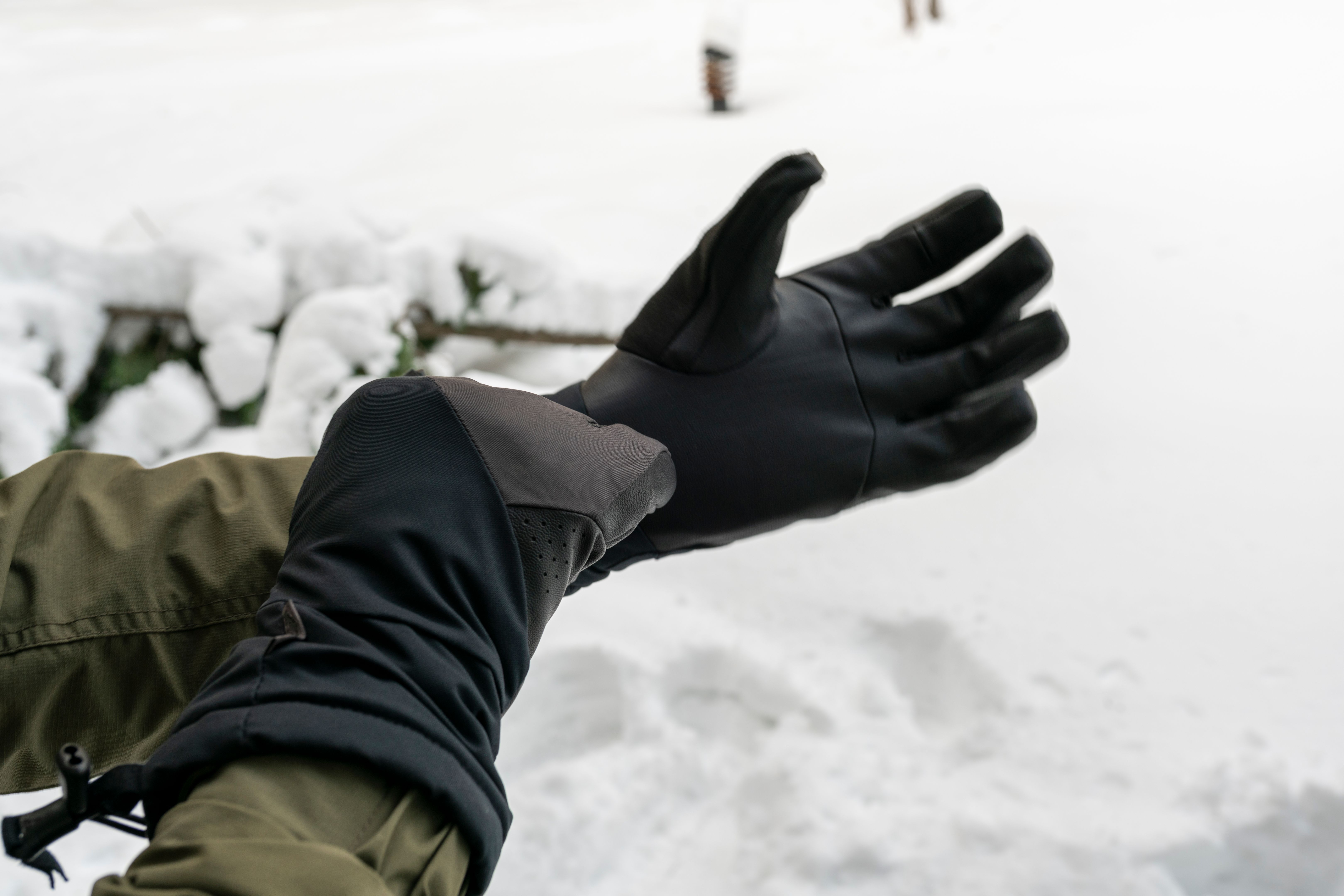 winter gloves hands