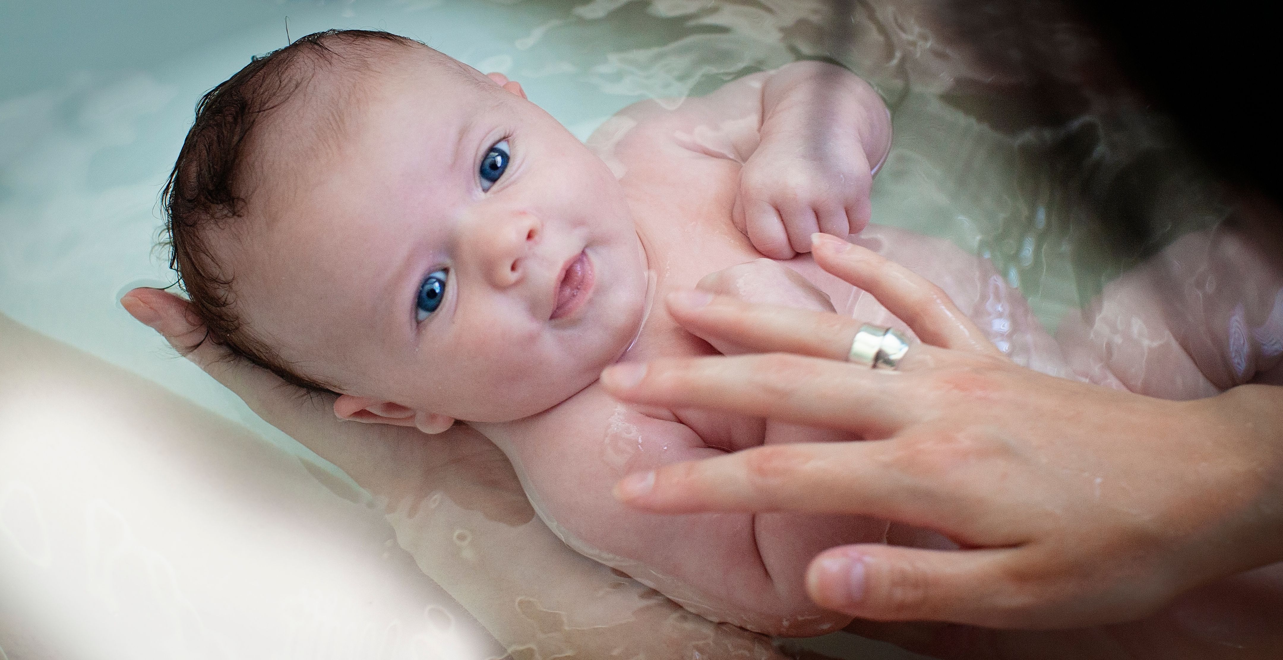 happy baby bath