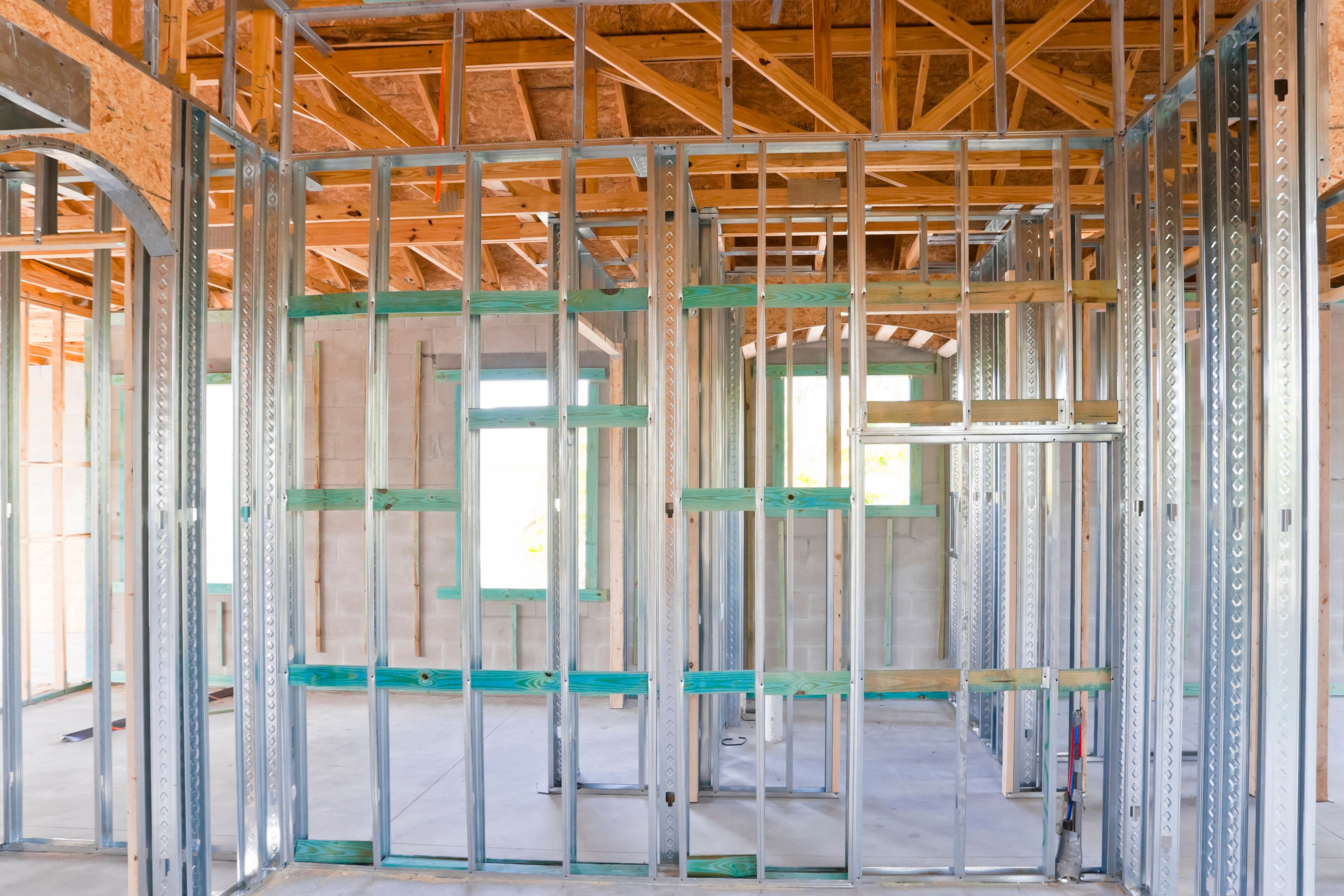 Construction of inner walls in lightweight made of aluminum profiles Construction of inner walls in lightweight made of aluminum profiles