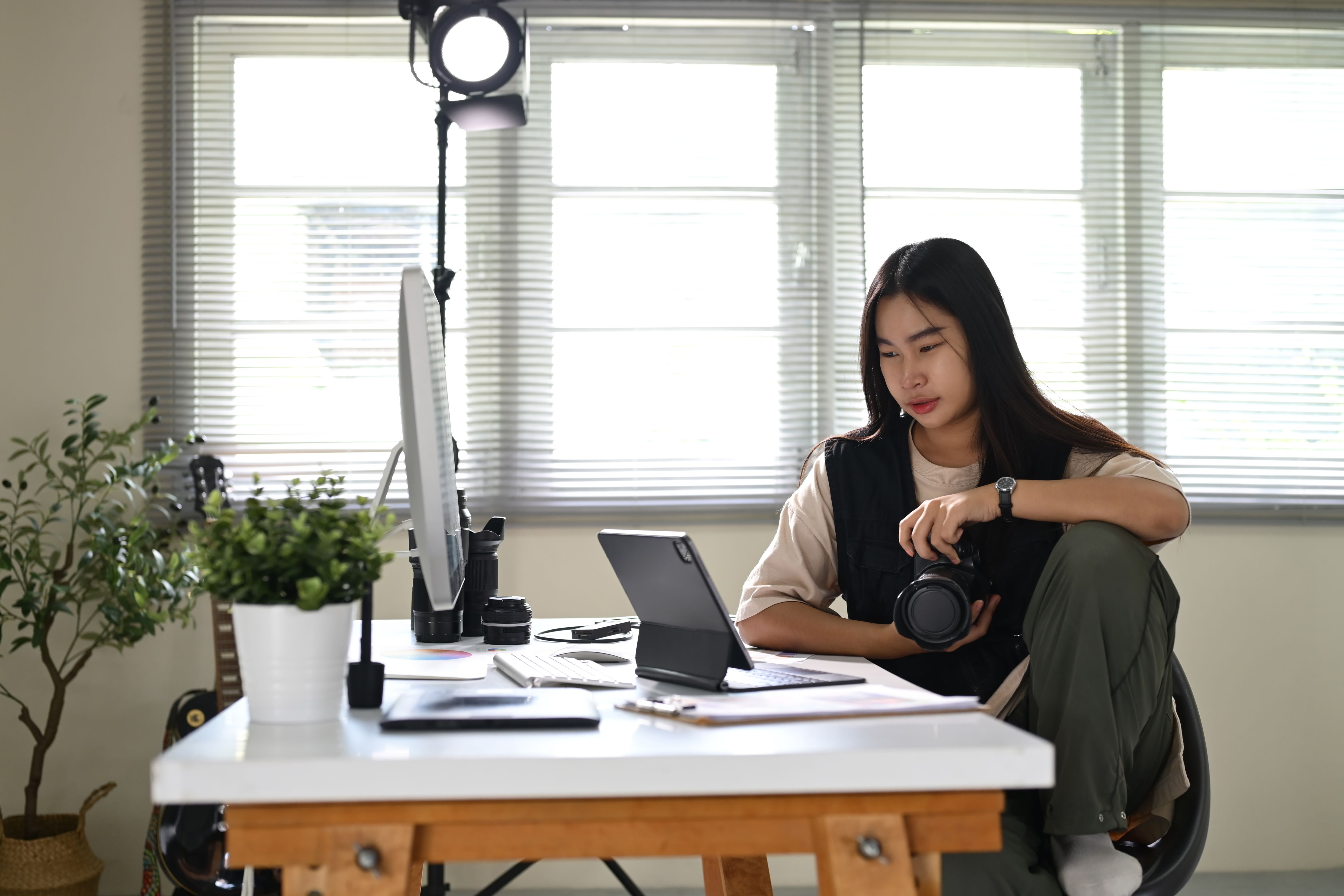 photographer editing photos