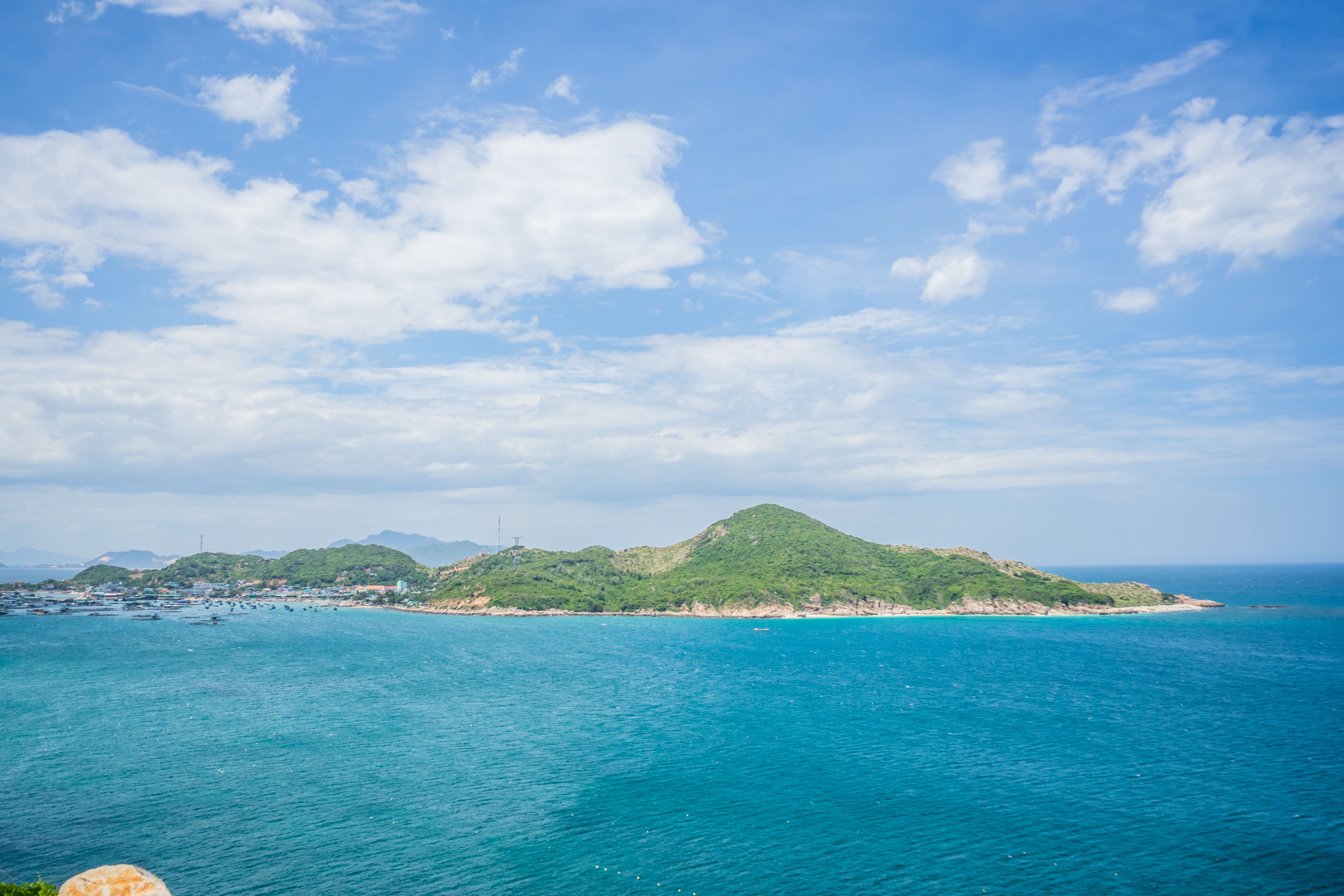 A small island in Phan Rang, Ninh Thuan, Binh Ba island A small island in Phan Rang, Ninh Thuan, Binh Ba island