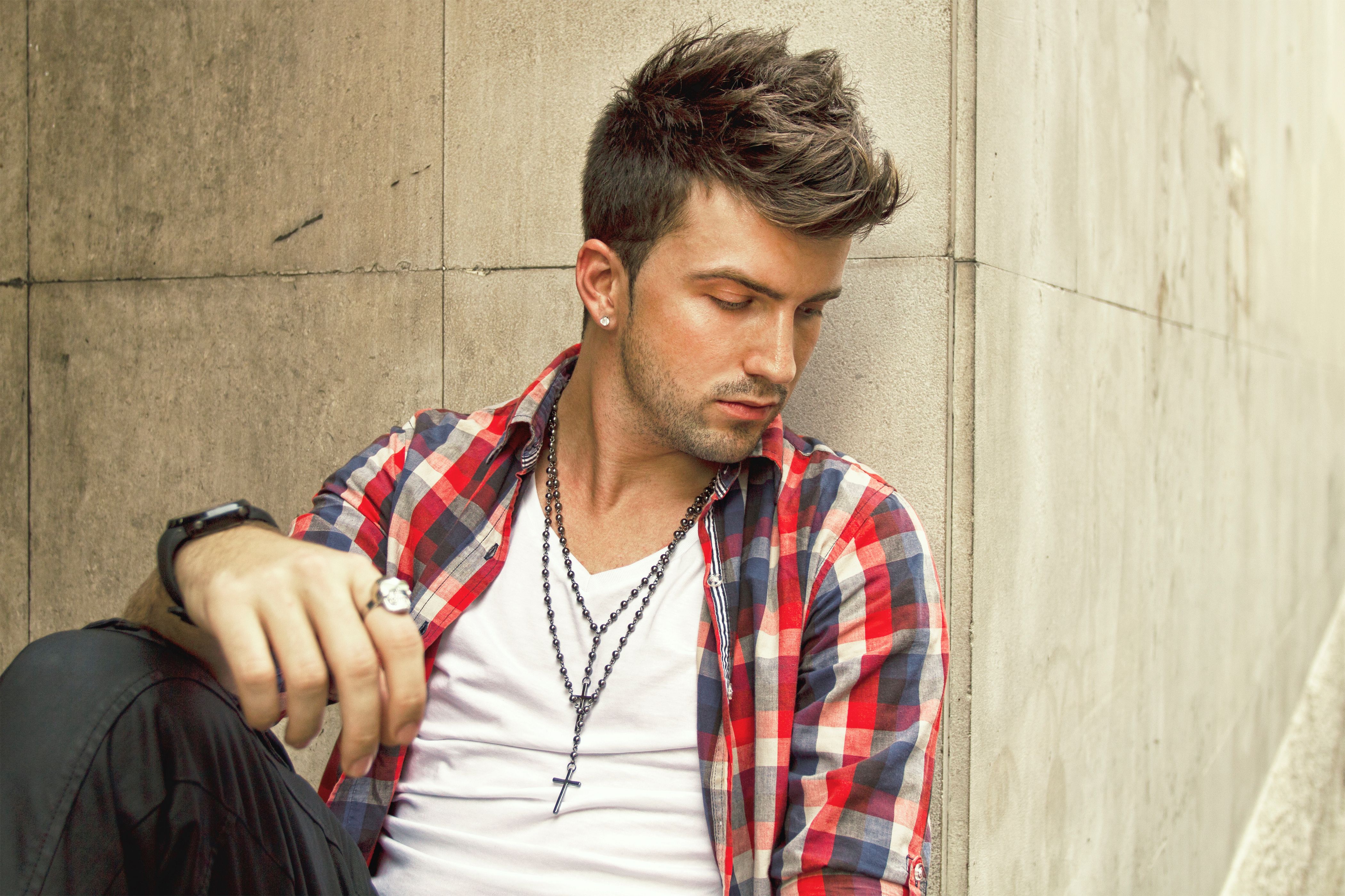 trendy men's haircut