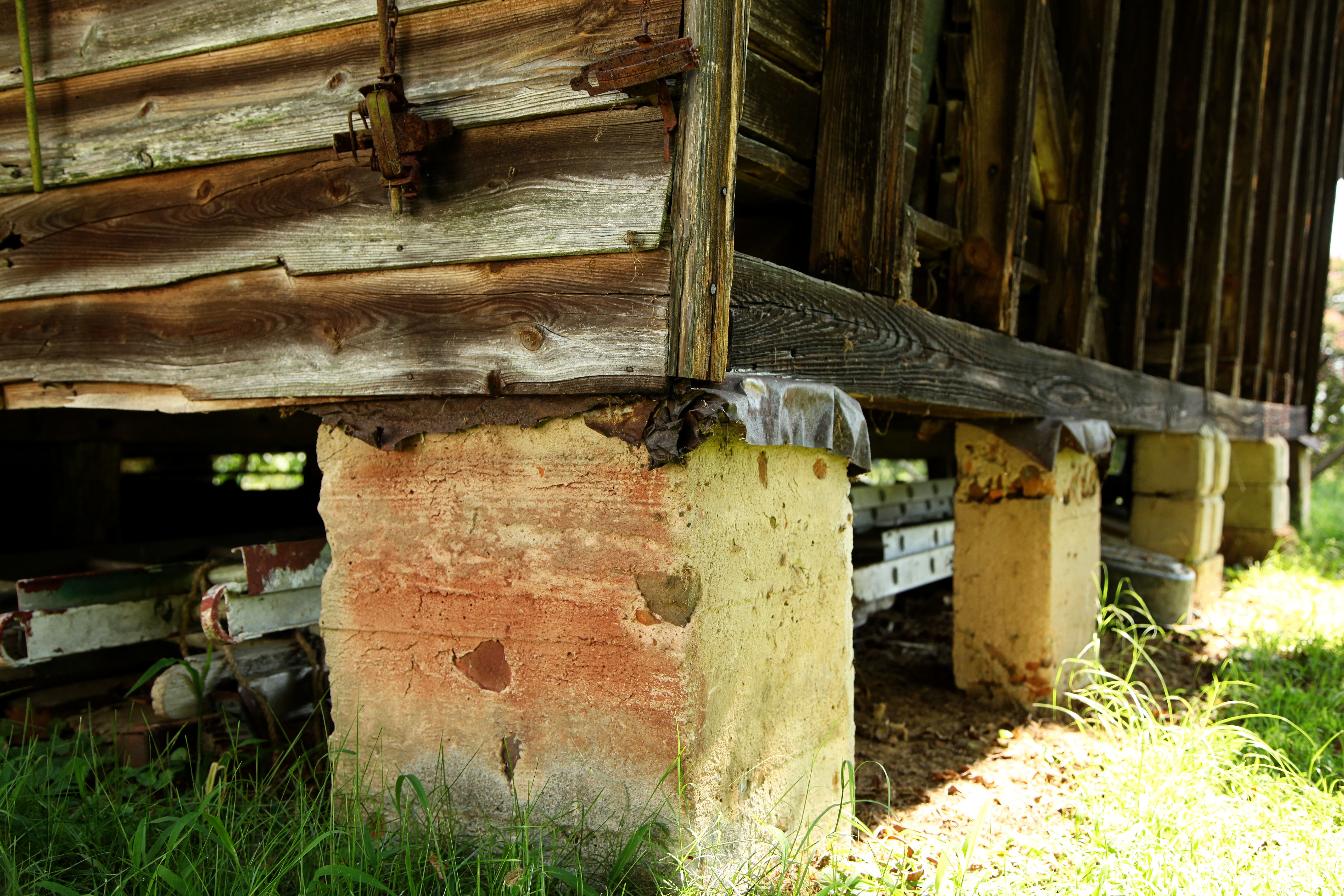 crawlspace maintenance