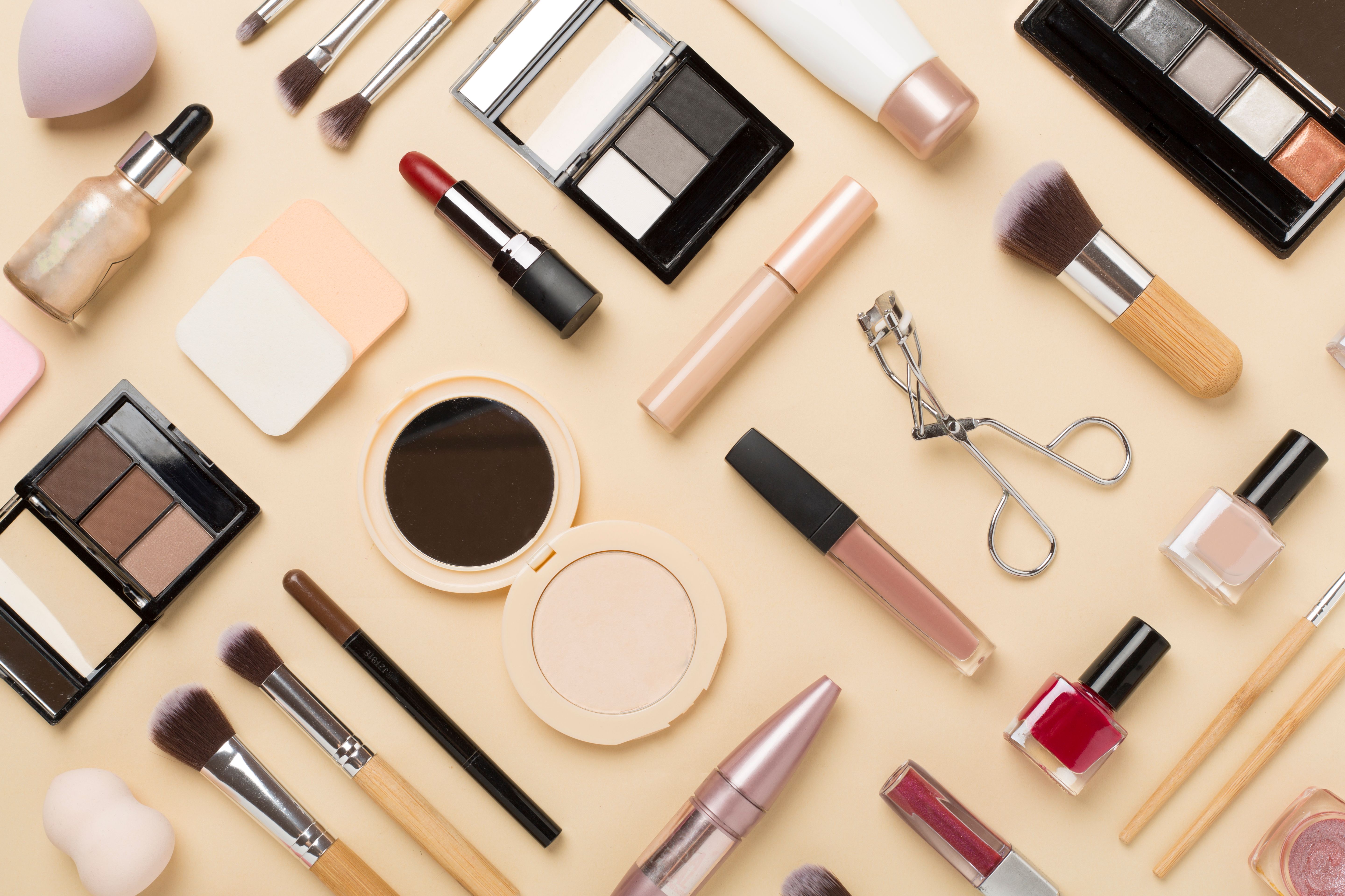 makeup application tools