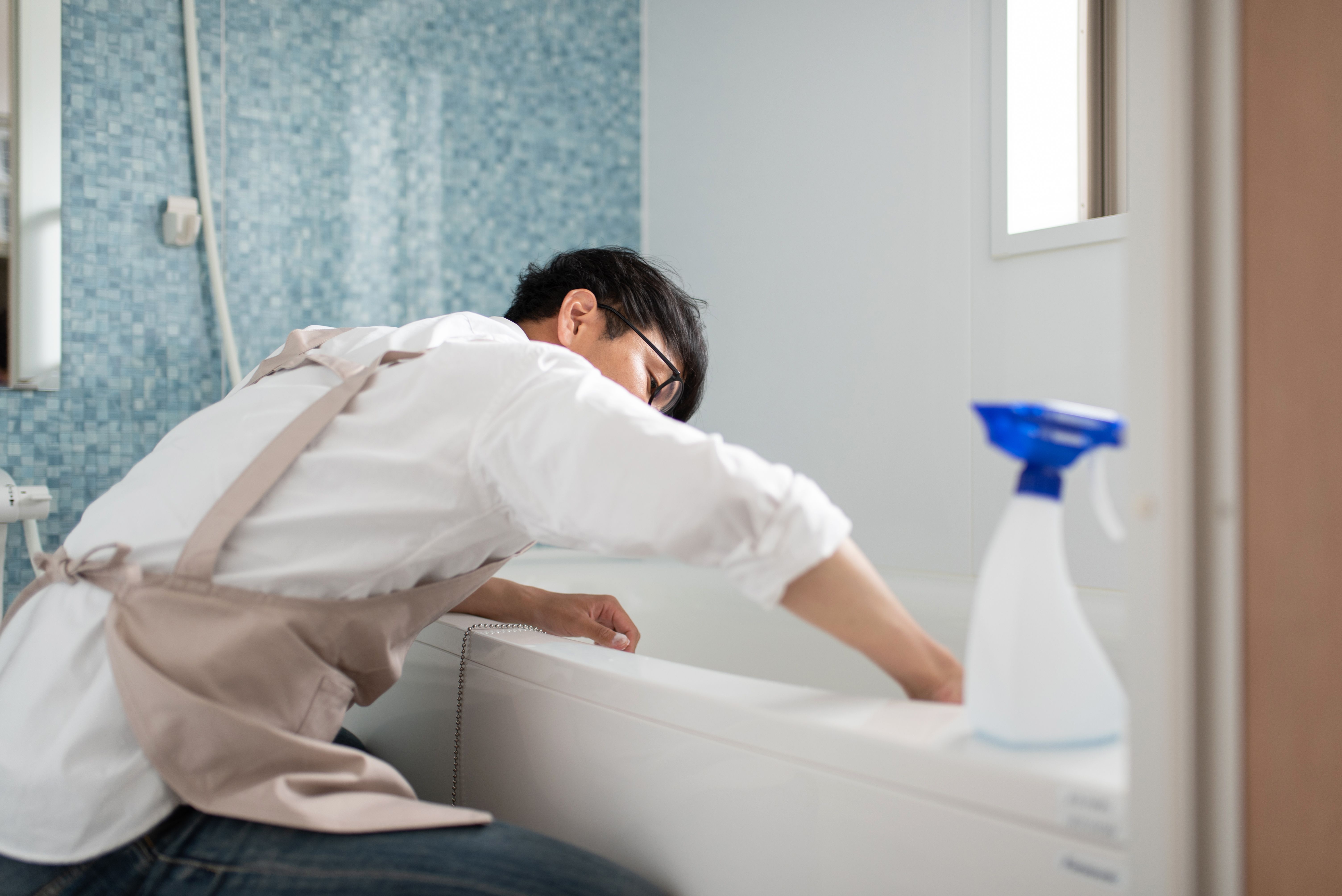 luxury bathroom cleaning