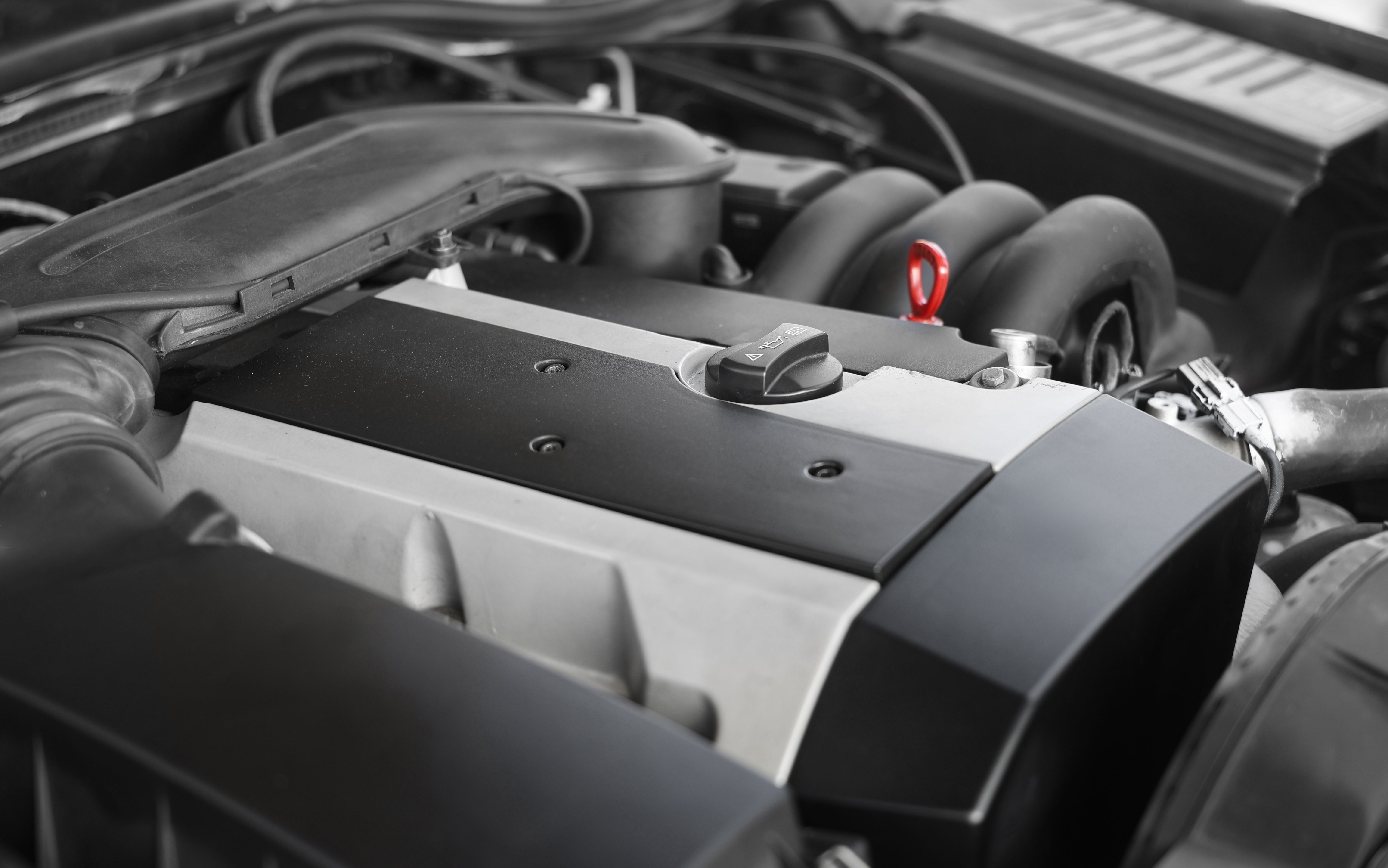 Compact engine block of a car from the 90s