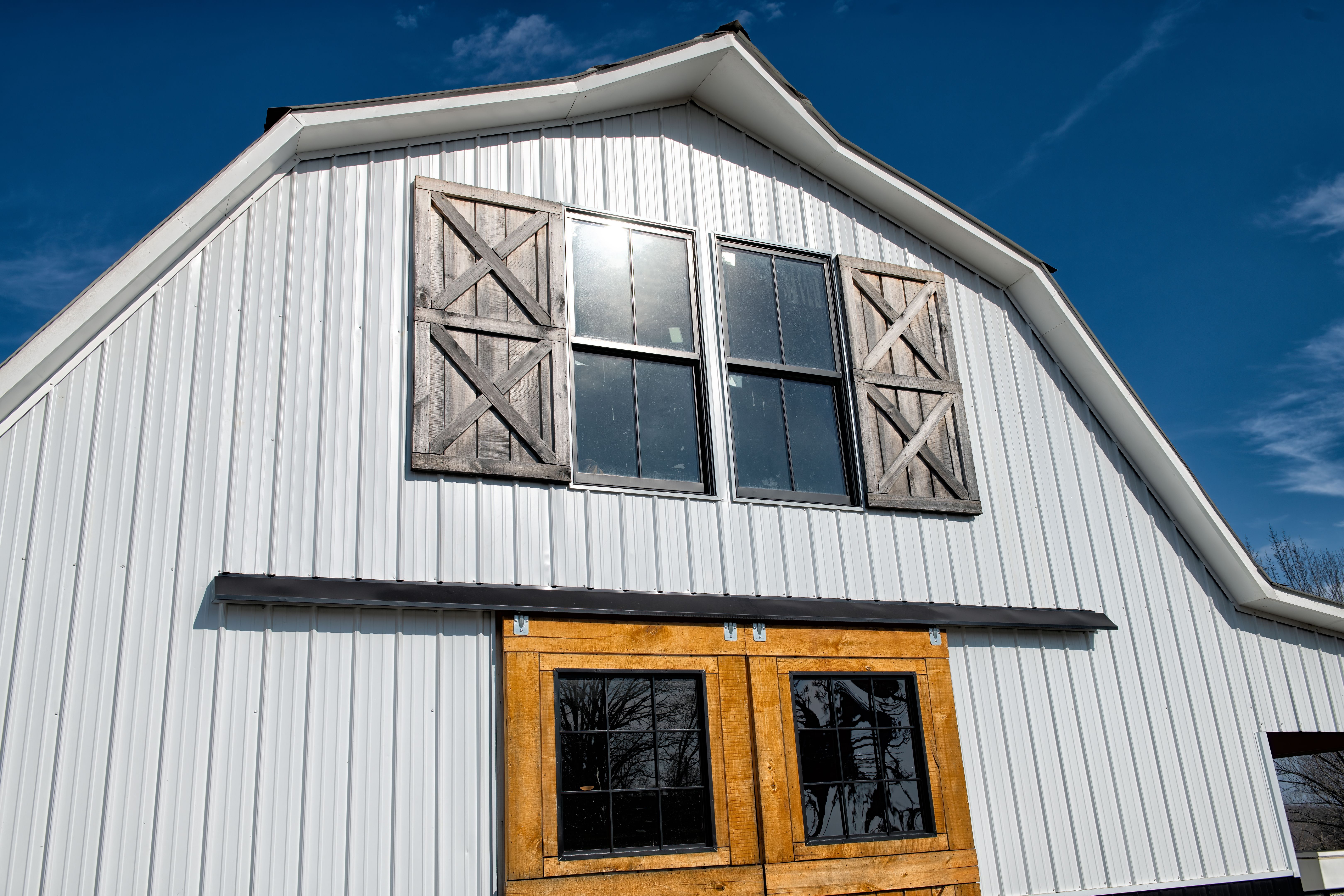 rustic barn features