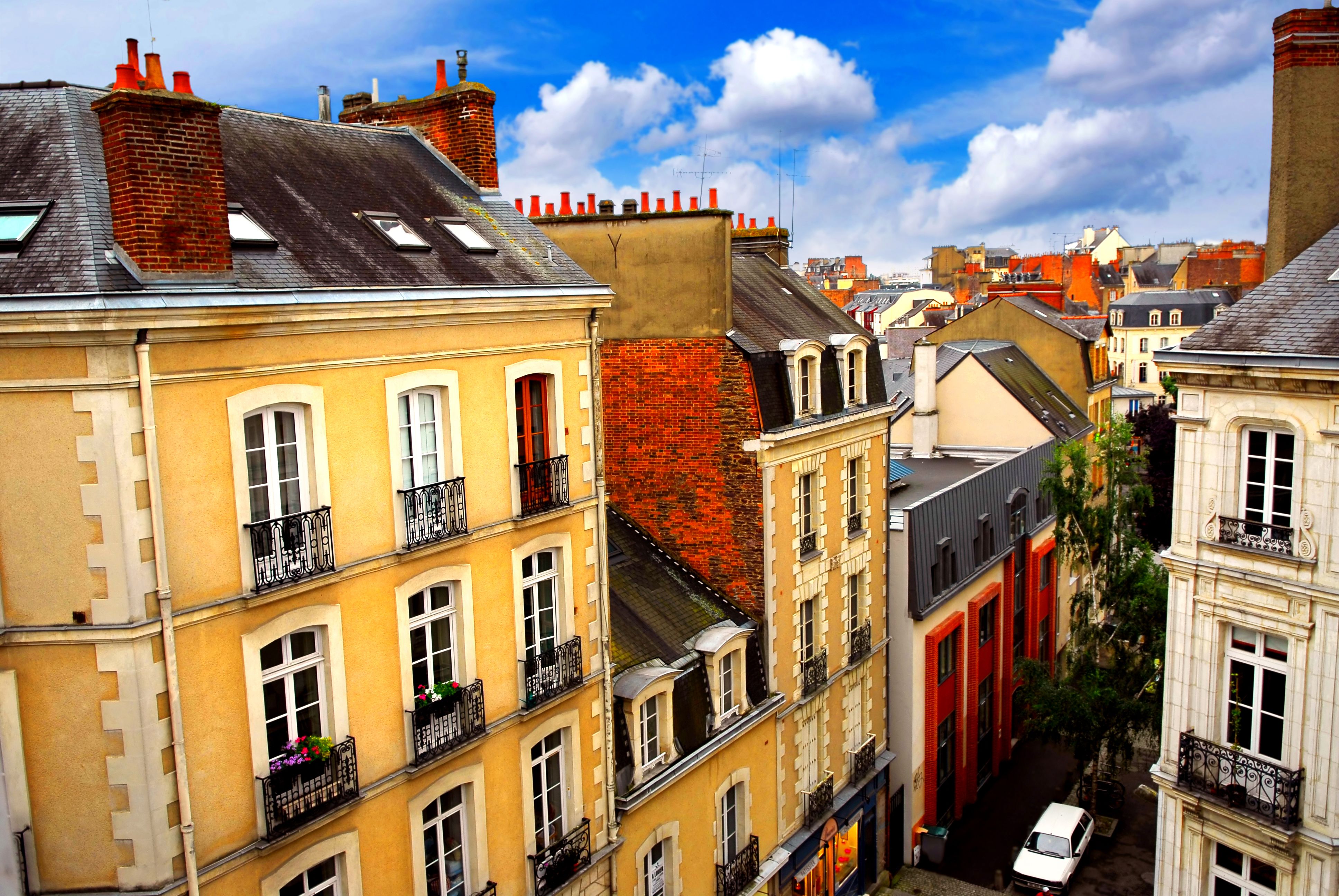 le mans real estate