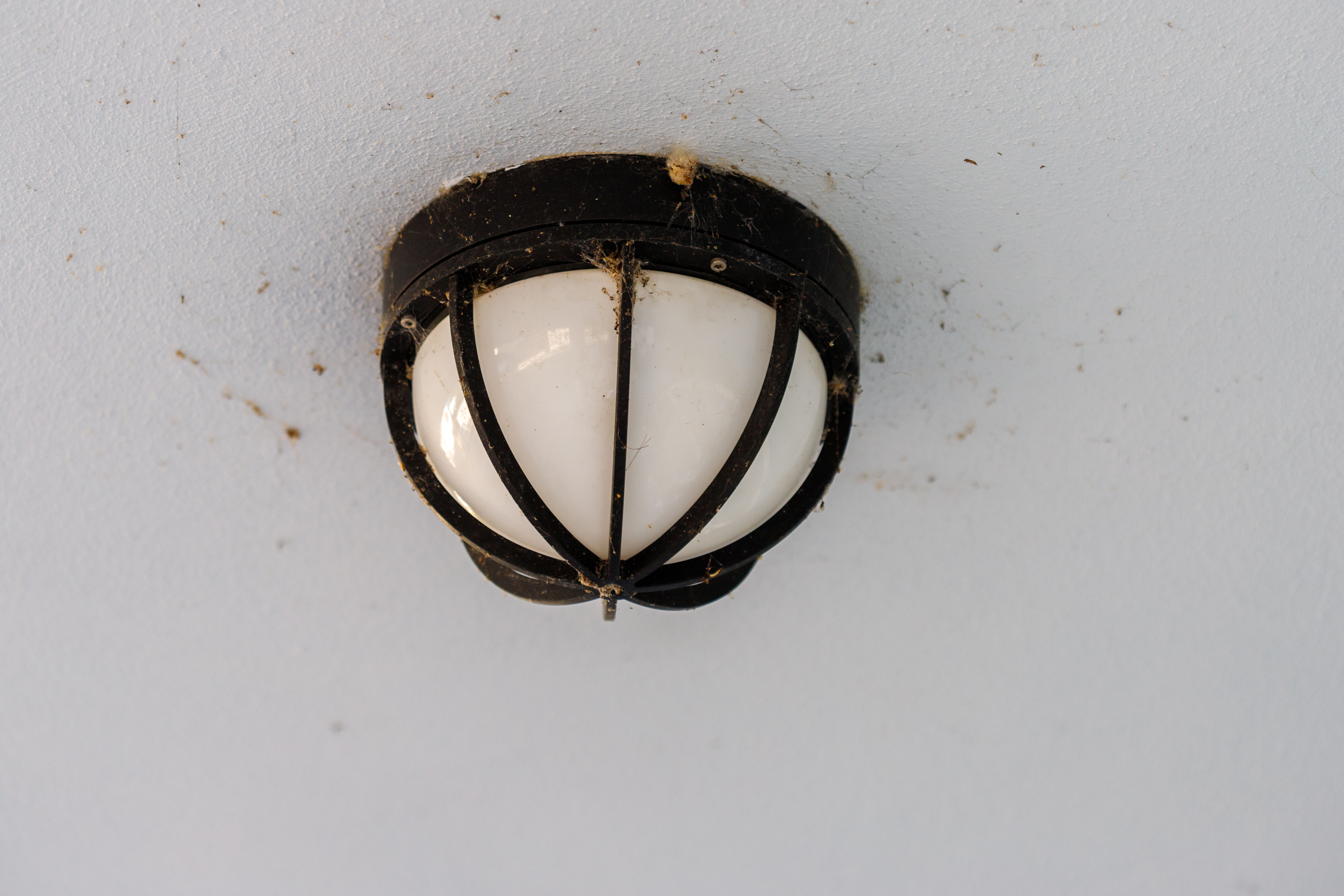 ceiling light fixture