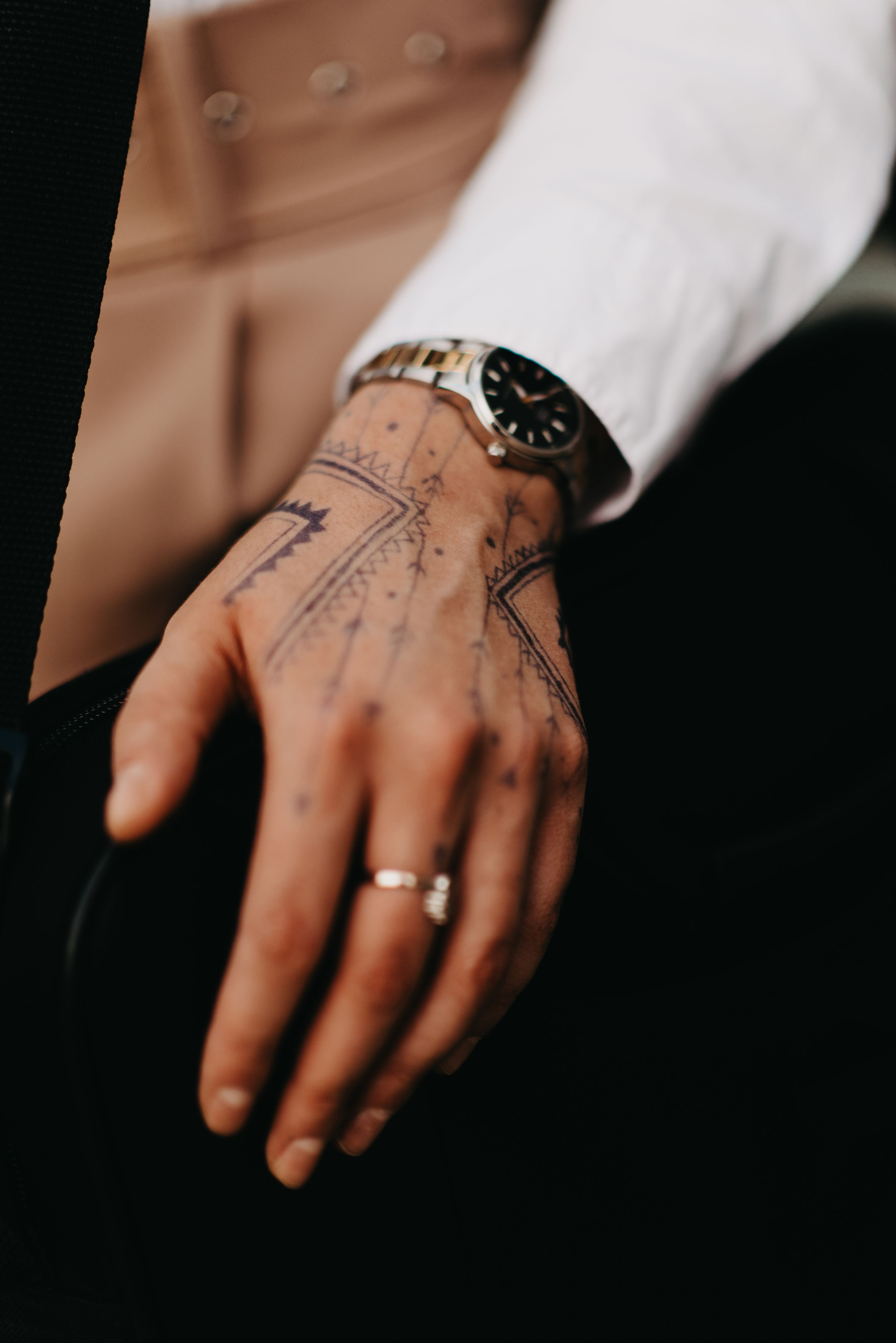 temporary tattoo minimalist tattoo custom tattoo tatuaje estrellas mejor estudio tatuajes sevilla numero uno best tattoo shop sevilla fineline dotwork traditional linea fina realismo tradicional  urbe tattoo minitatu