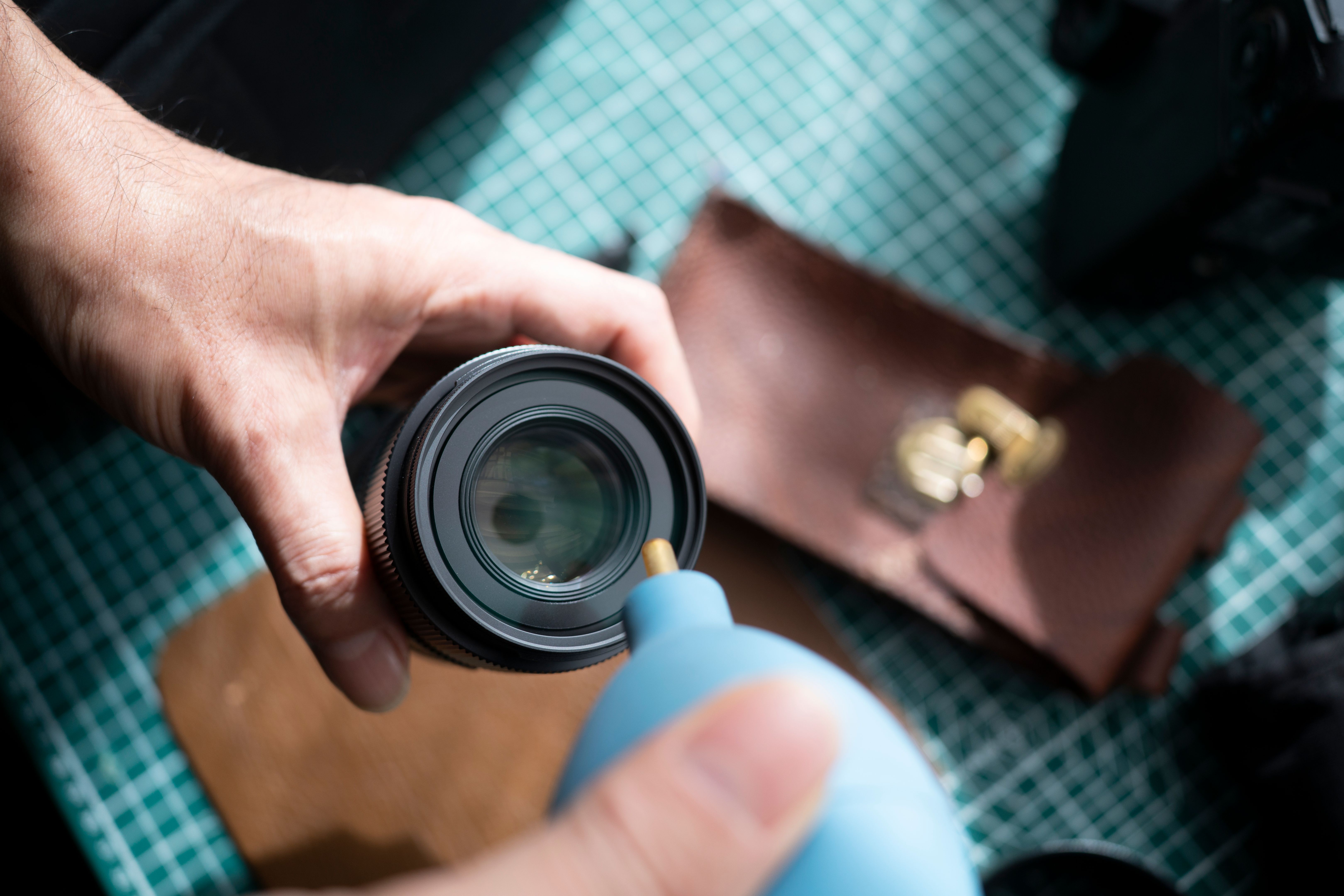 cleaning camera lens
