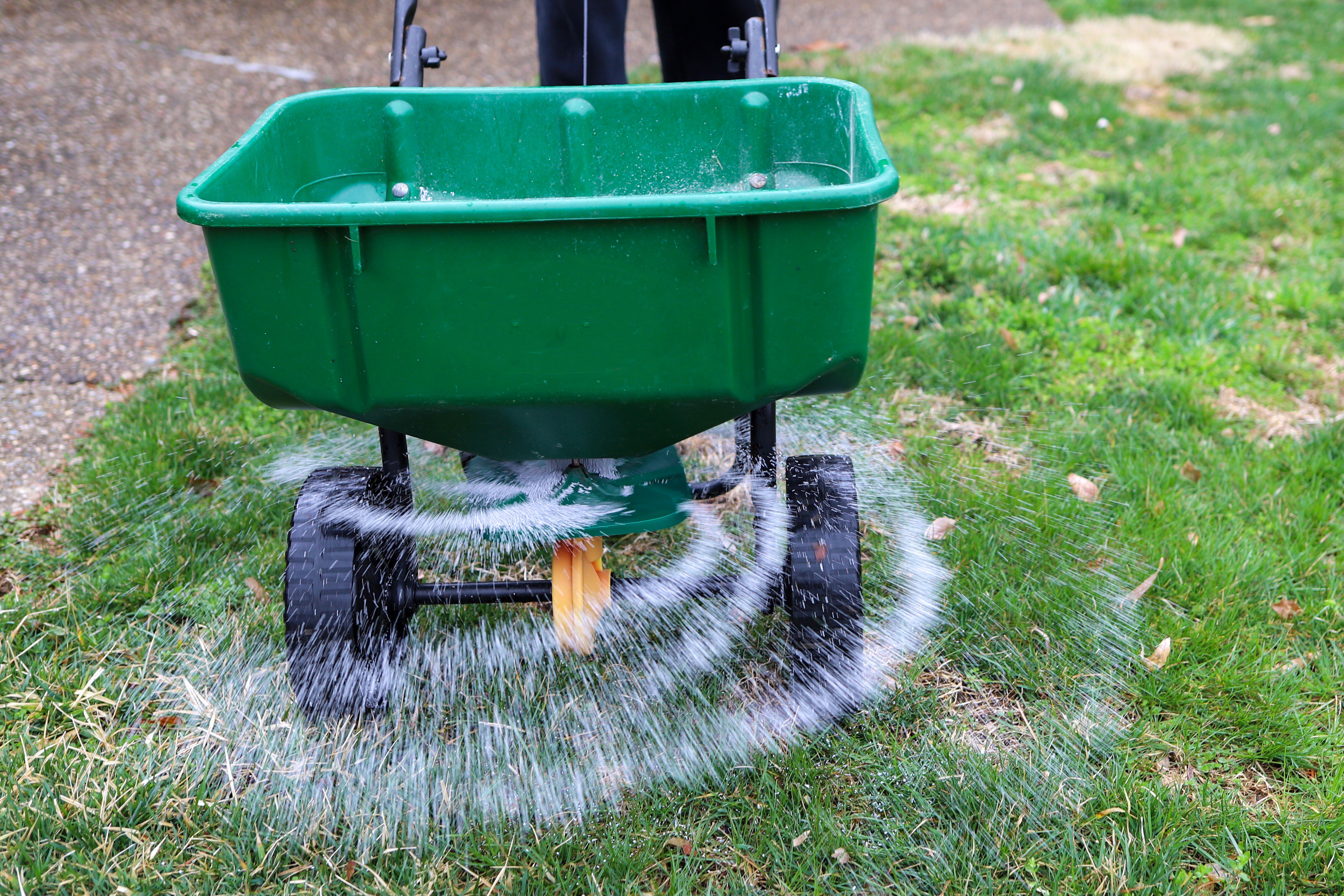 lawn fertilizer application