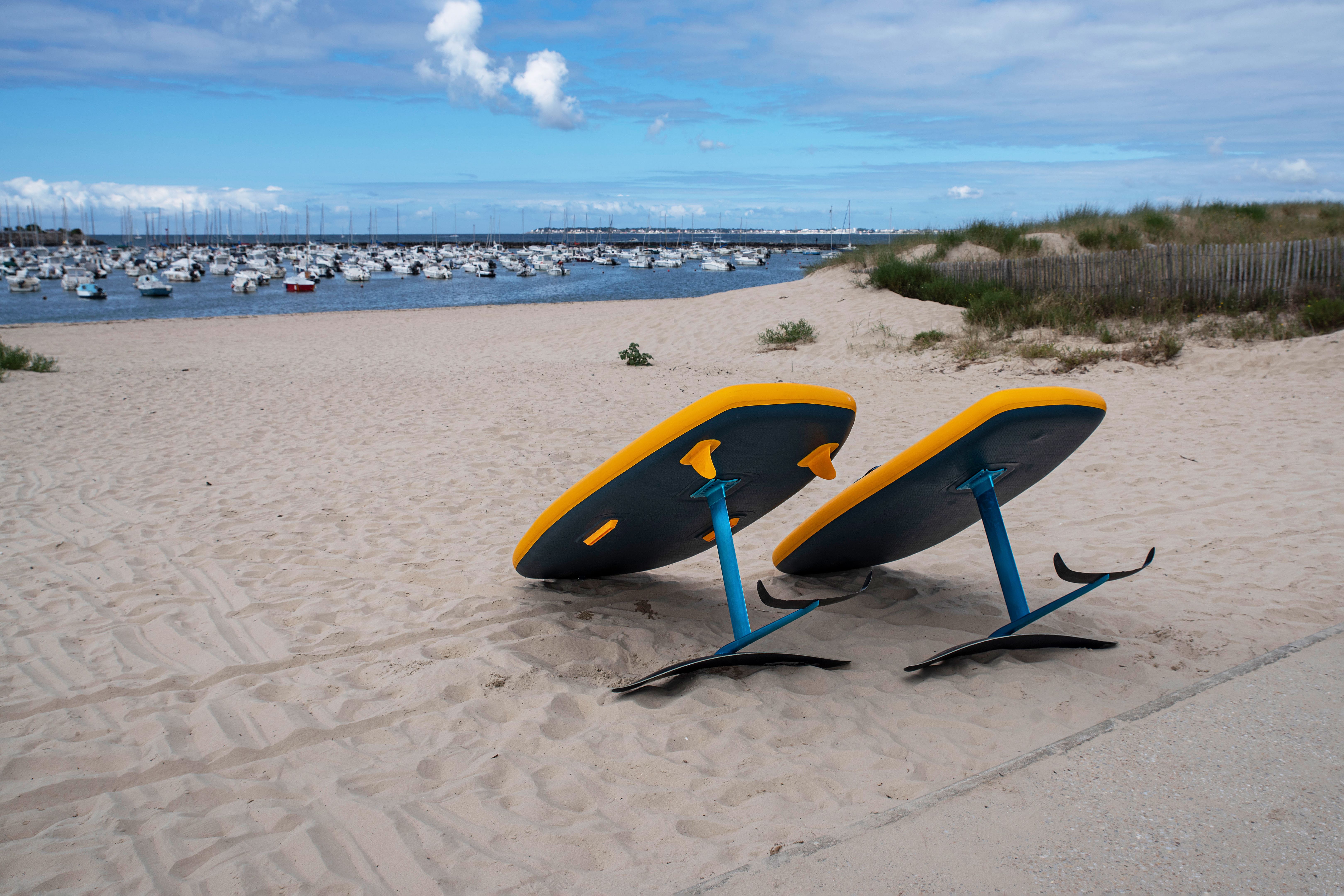 hydrofoil surfboard