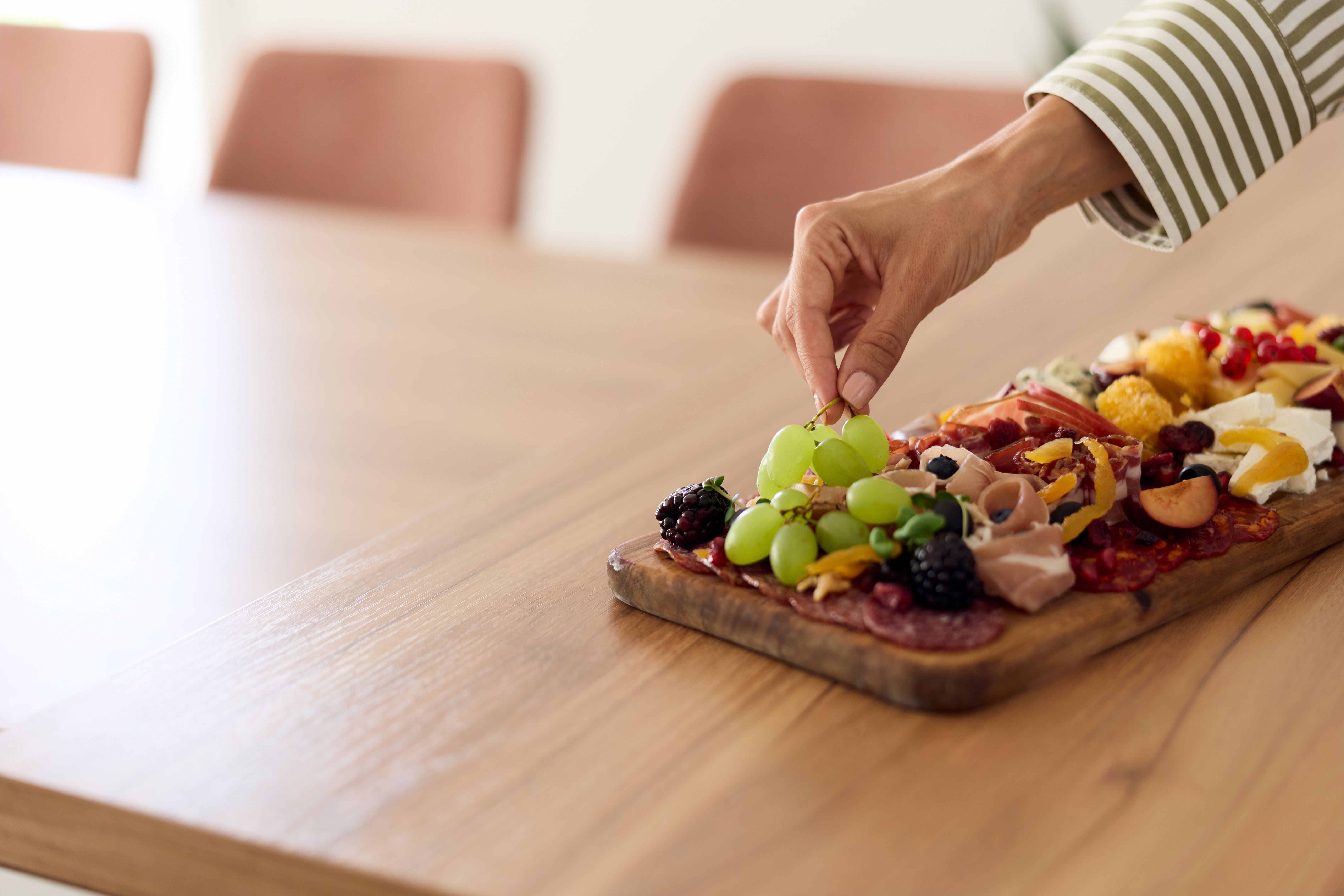 edible flowers charcuterie