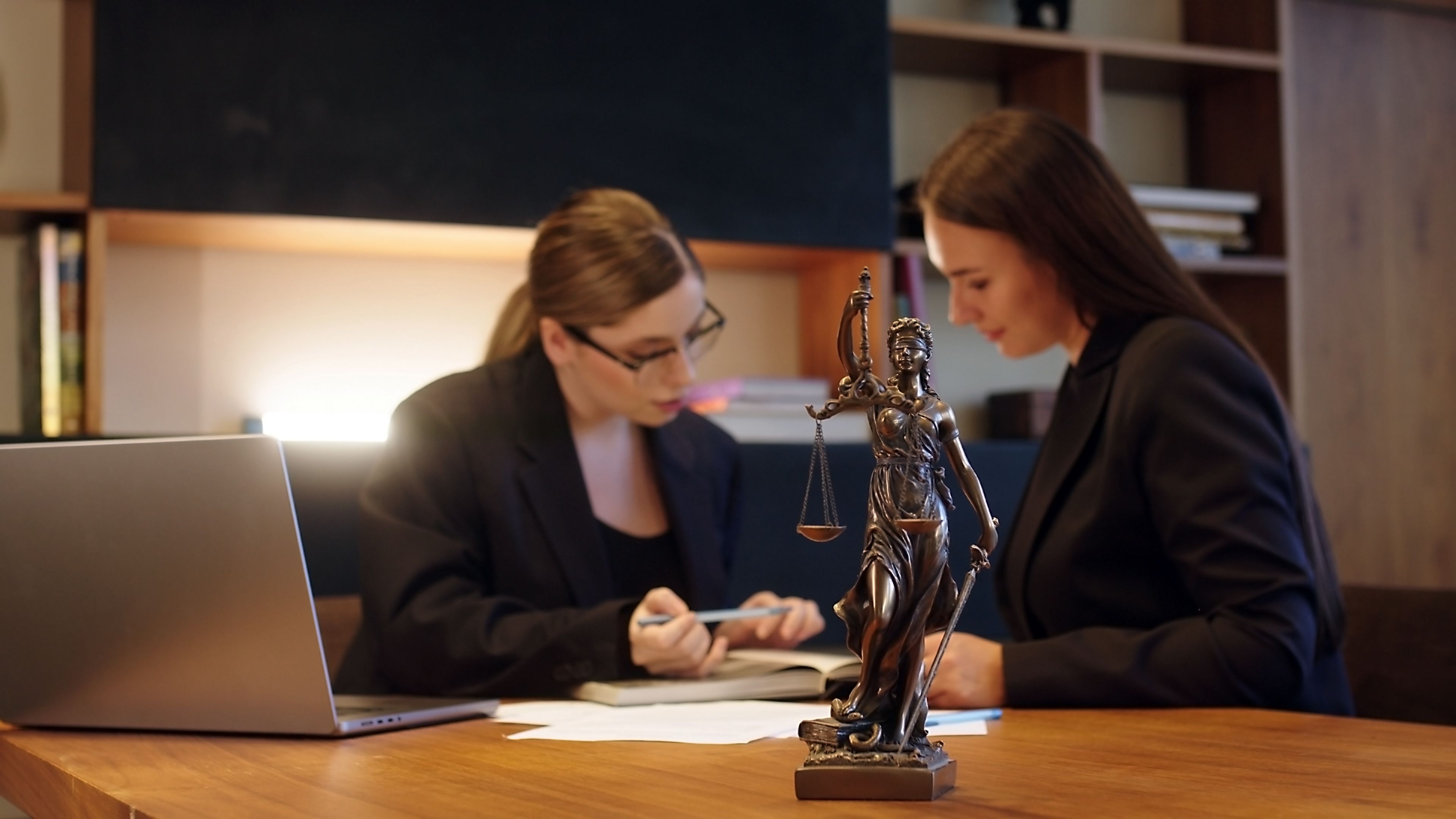 How to Choose the Right Law Office for Your Needs