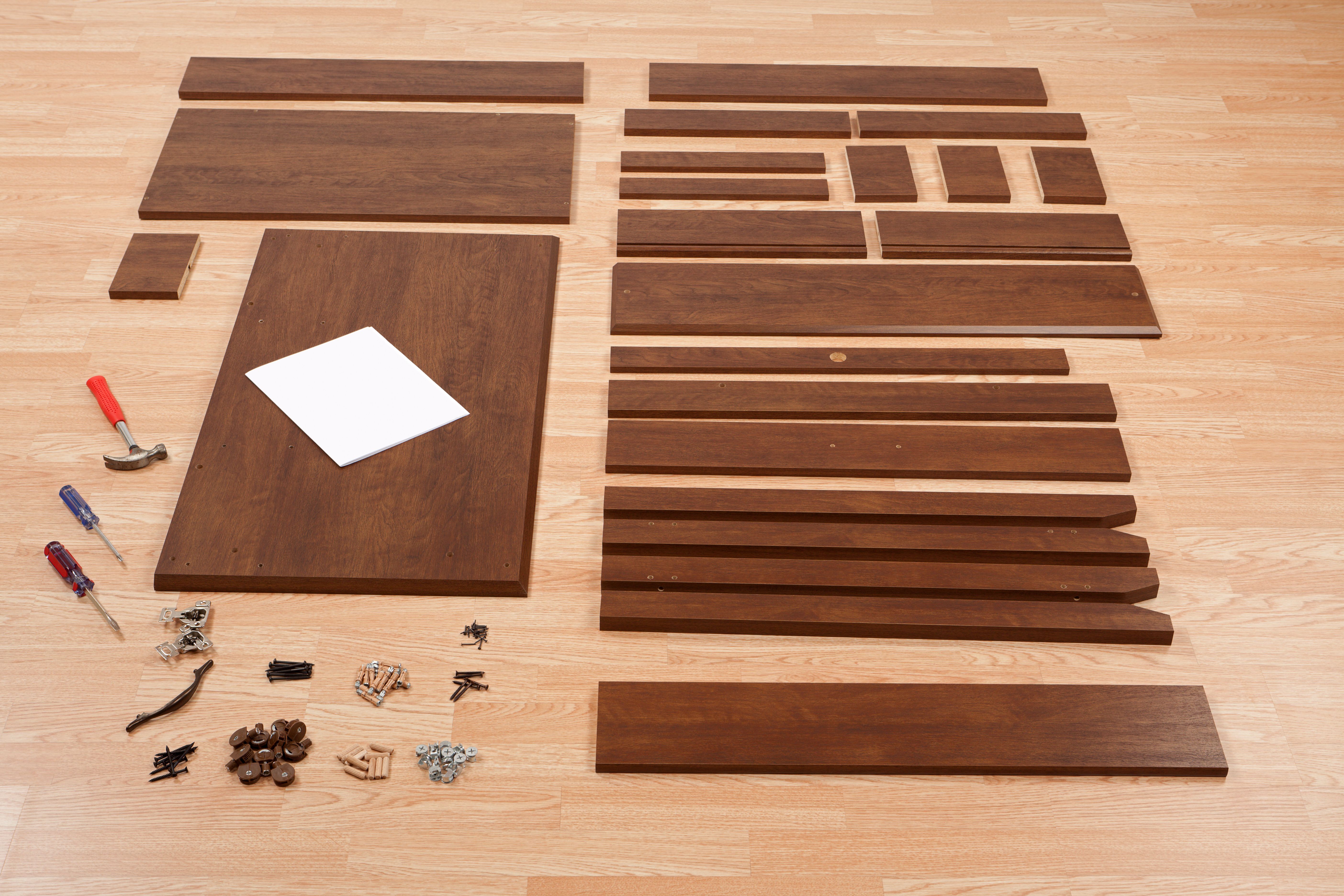 Nuova scrivania costruzione di parti