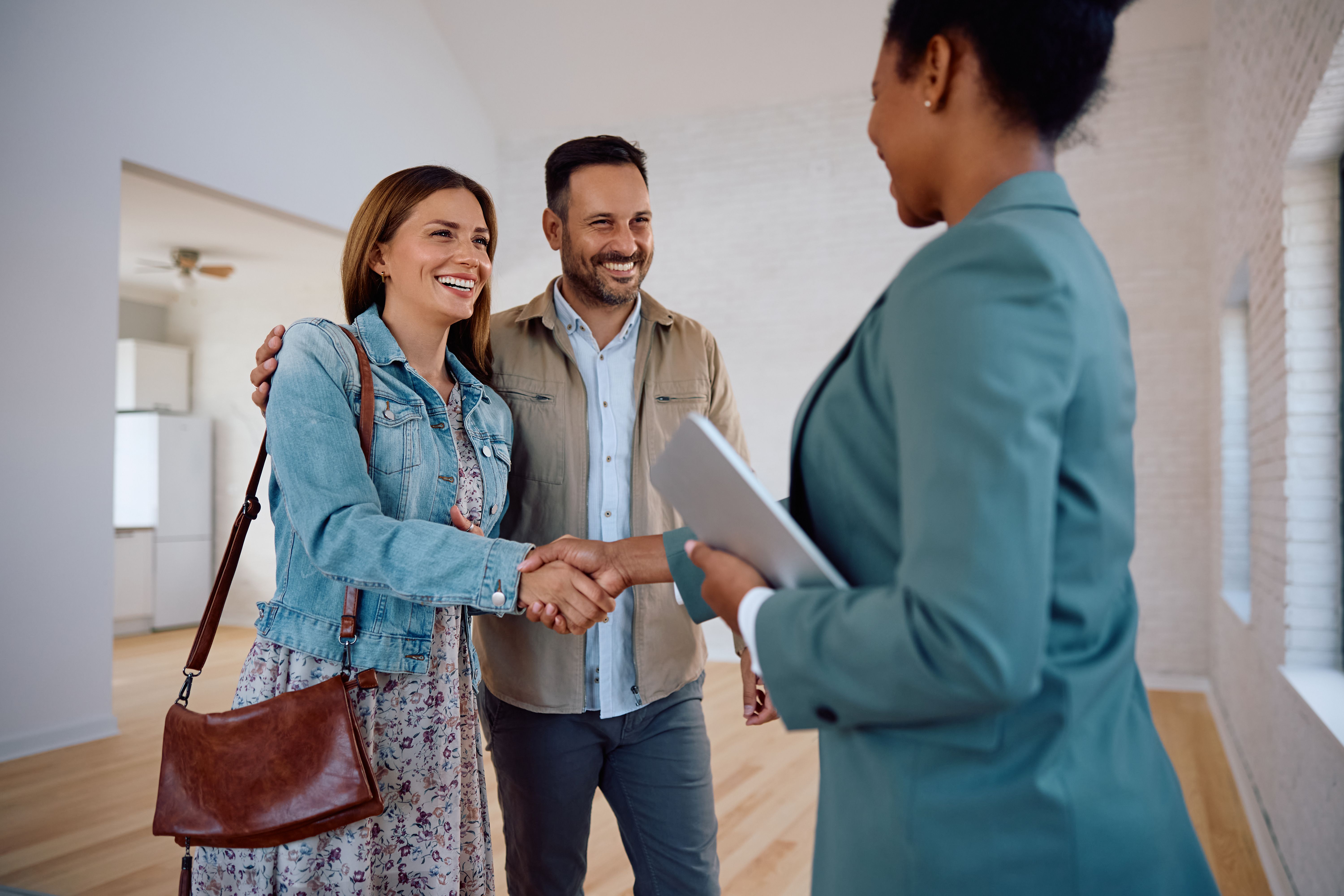 homebuyer couple