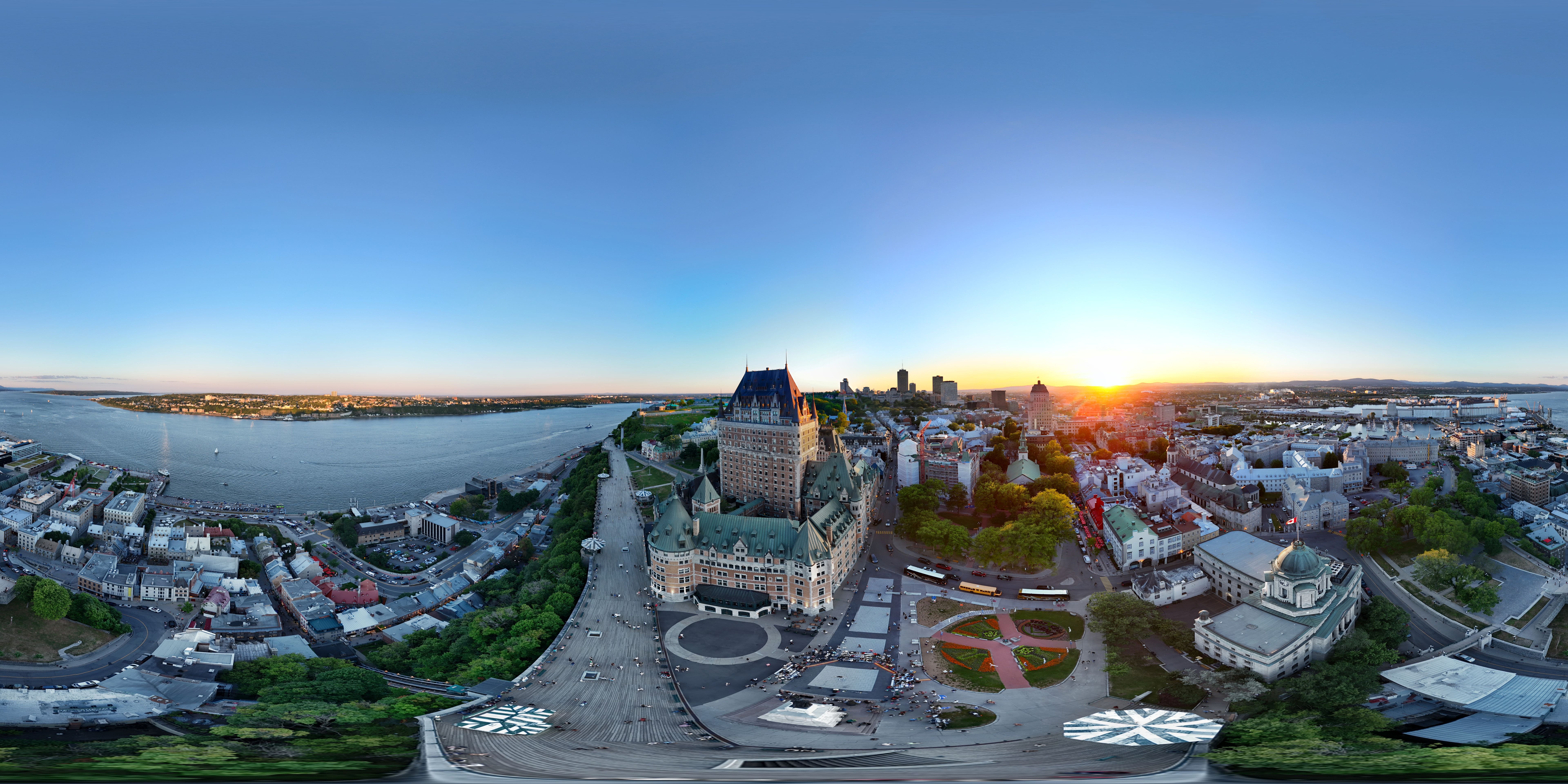 quebec business social media