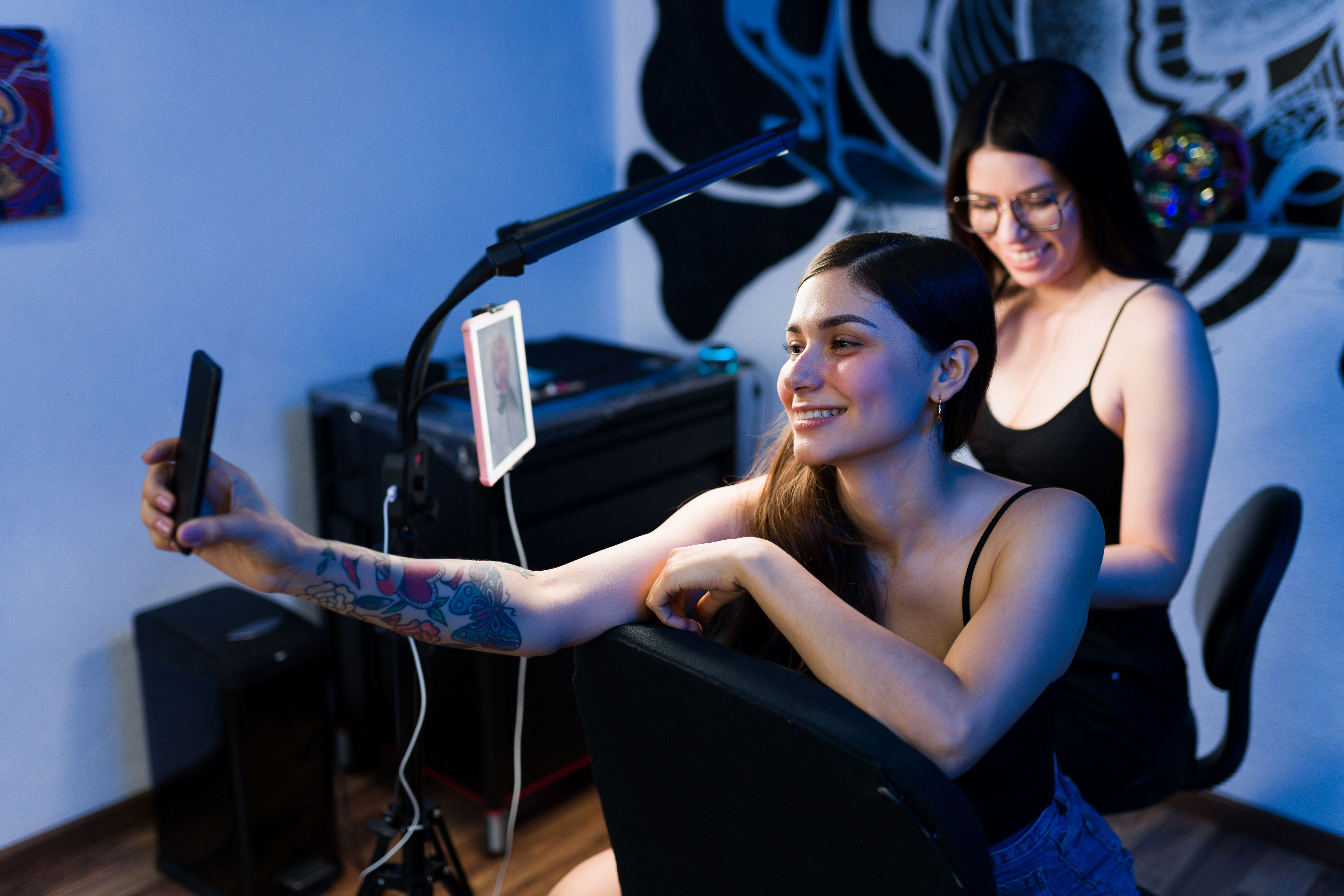 estudio tatuaje minimalist tattoo custom tattoo tatuaje estrellas mejor estudio tatuajes sevilla numero uno best tattoo shop sevilla fineline dotwork traditional linea fina realismo tradicional  urbe tattoo minitatu