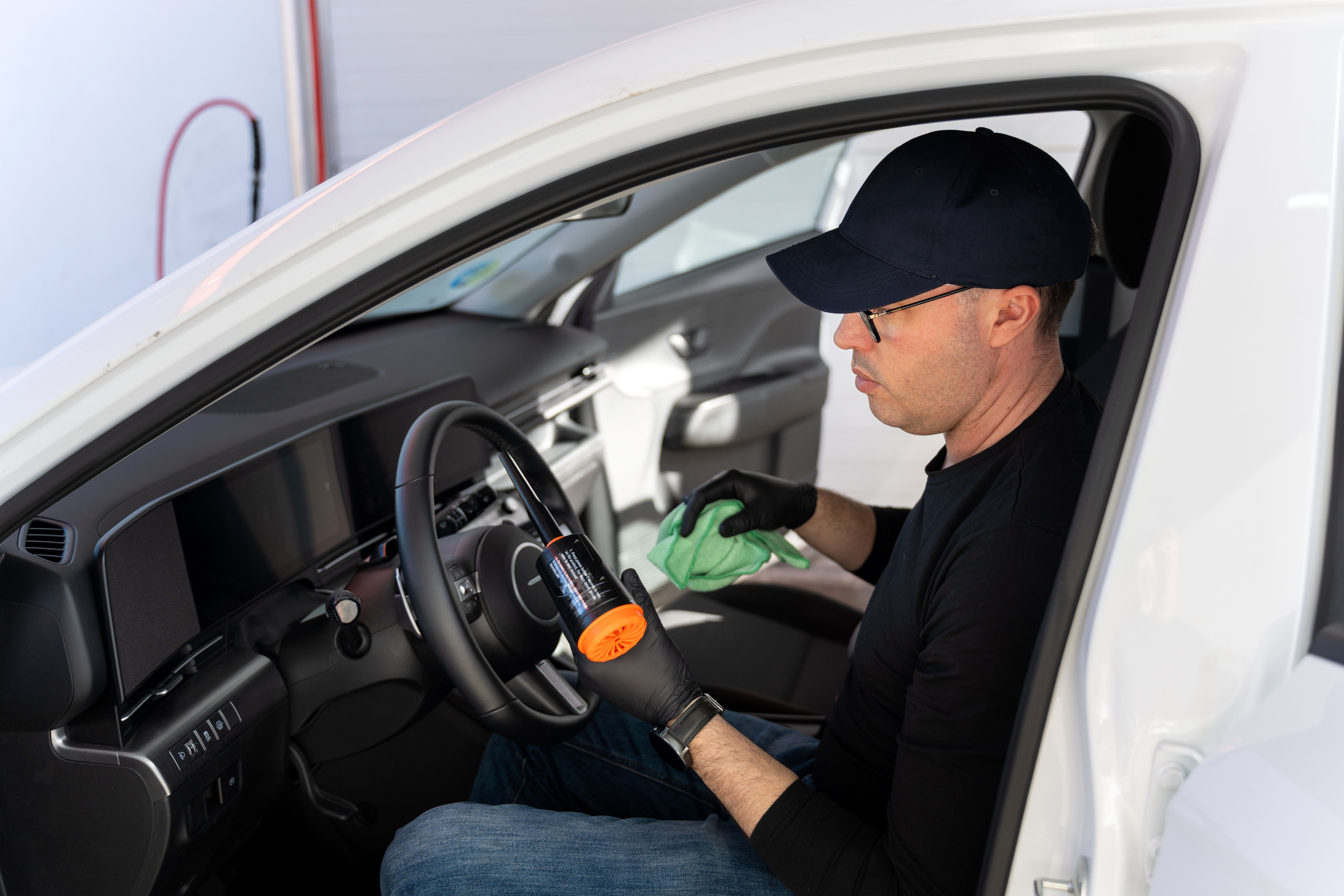 car cleaning technician