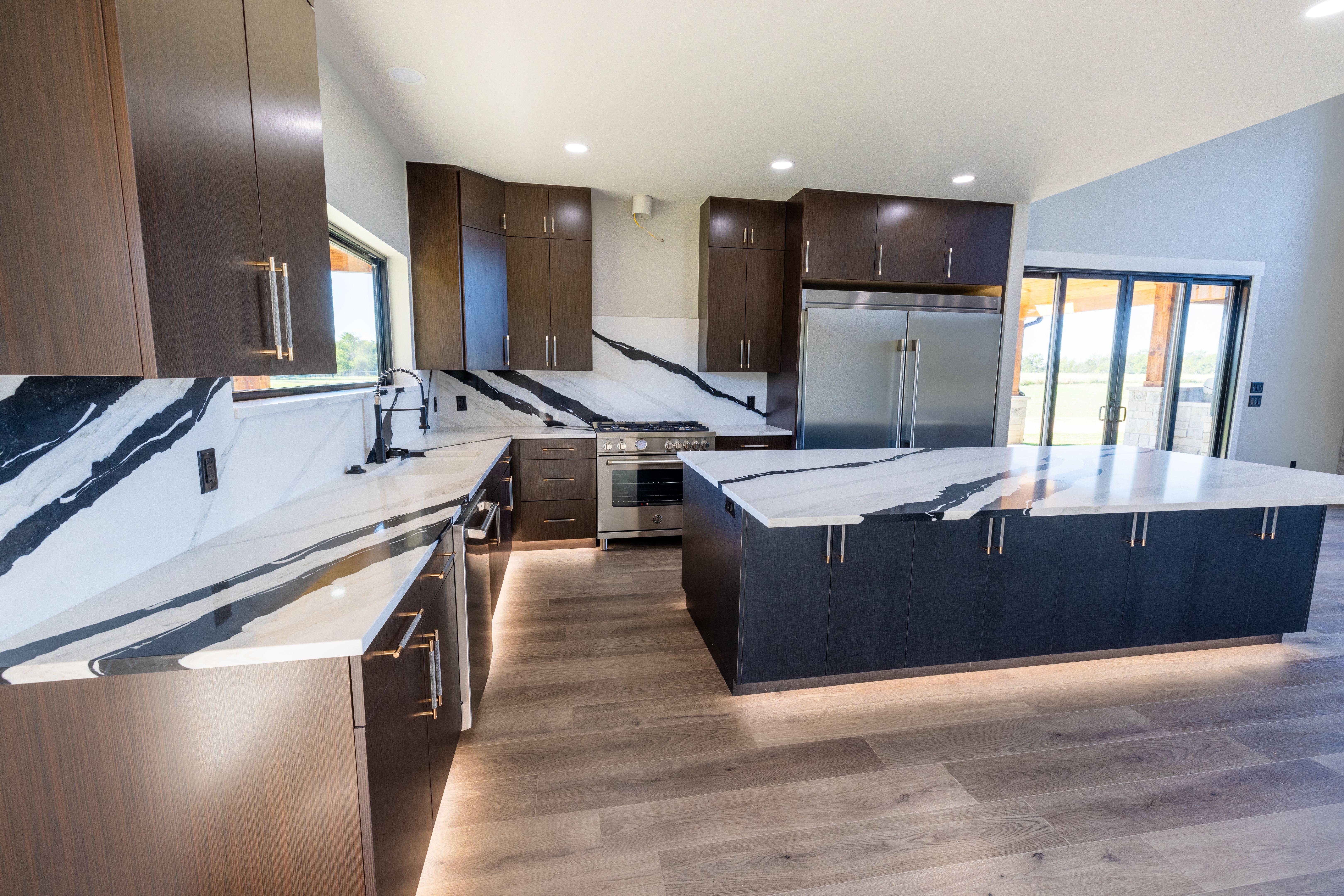 Kitchen a Modern Luxury Home Kitchen a Modern Luxury Home