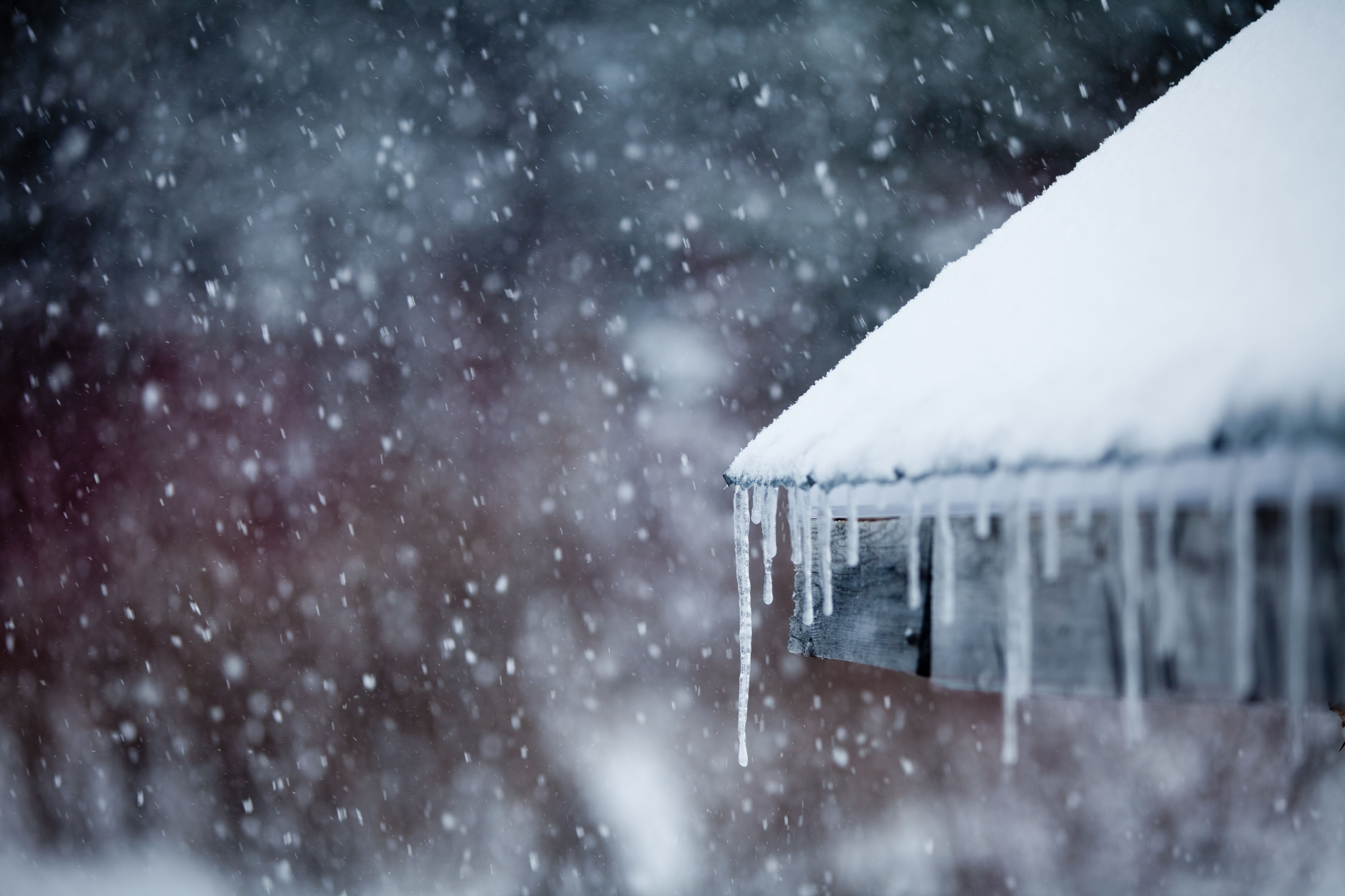 icicles on roof