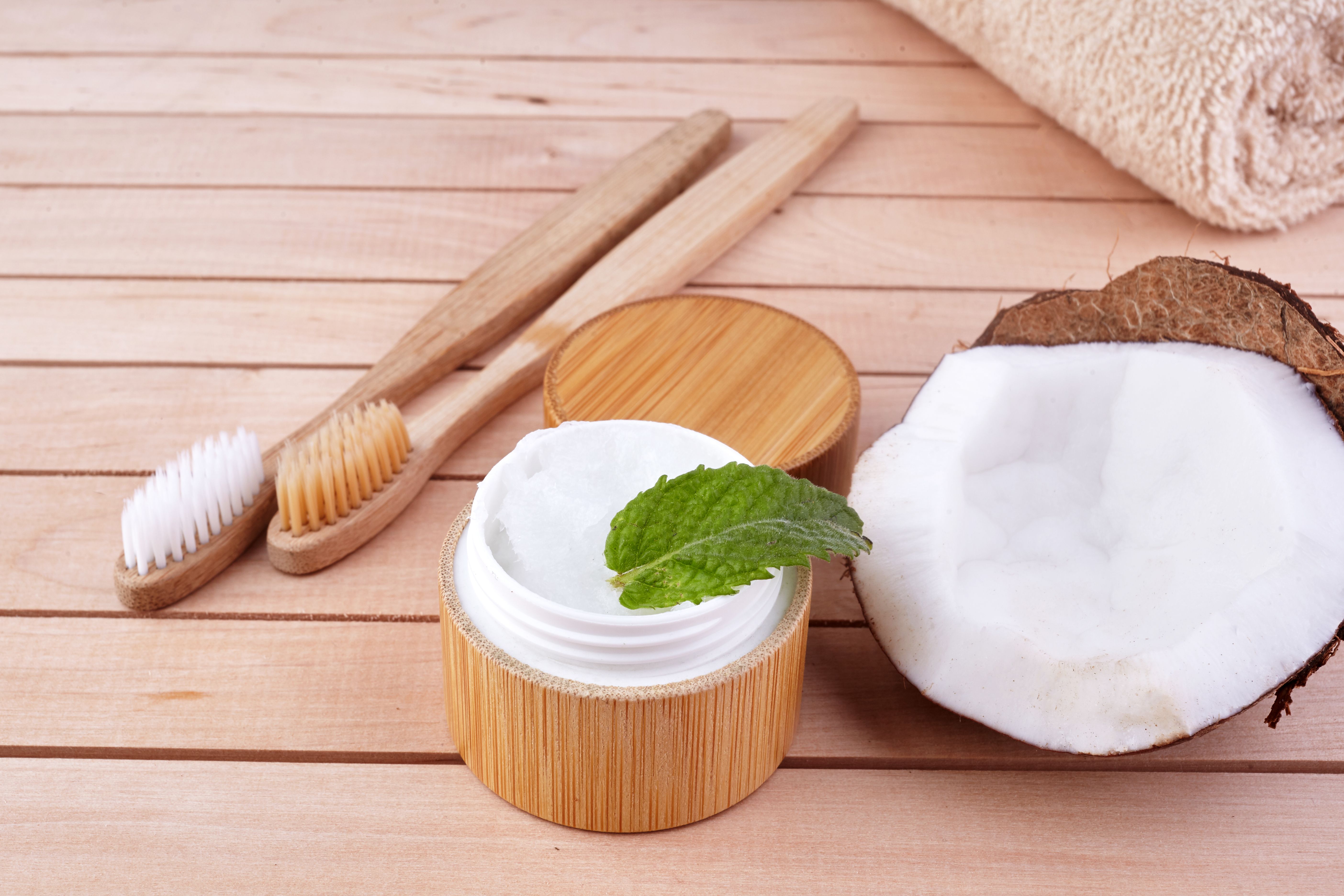 coconut oil teeth