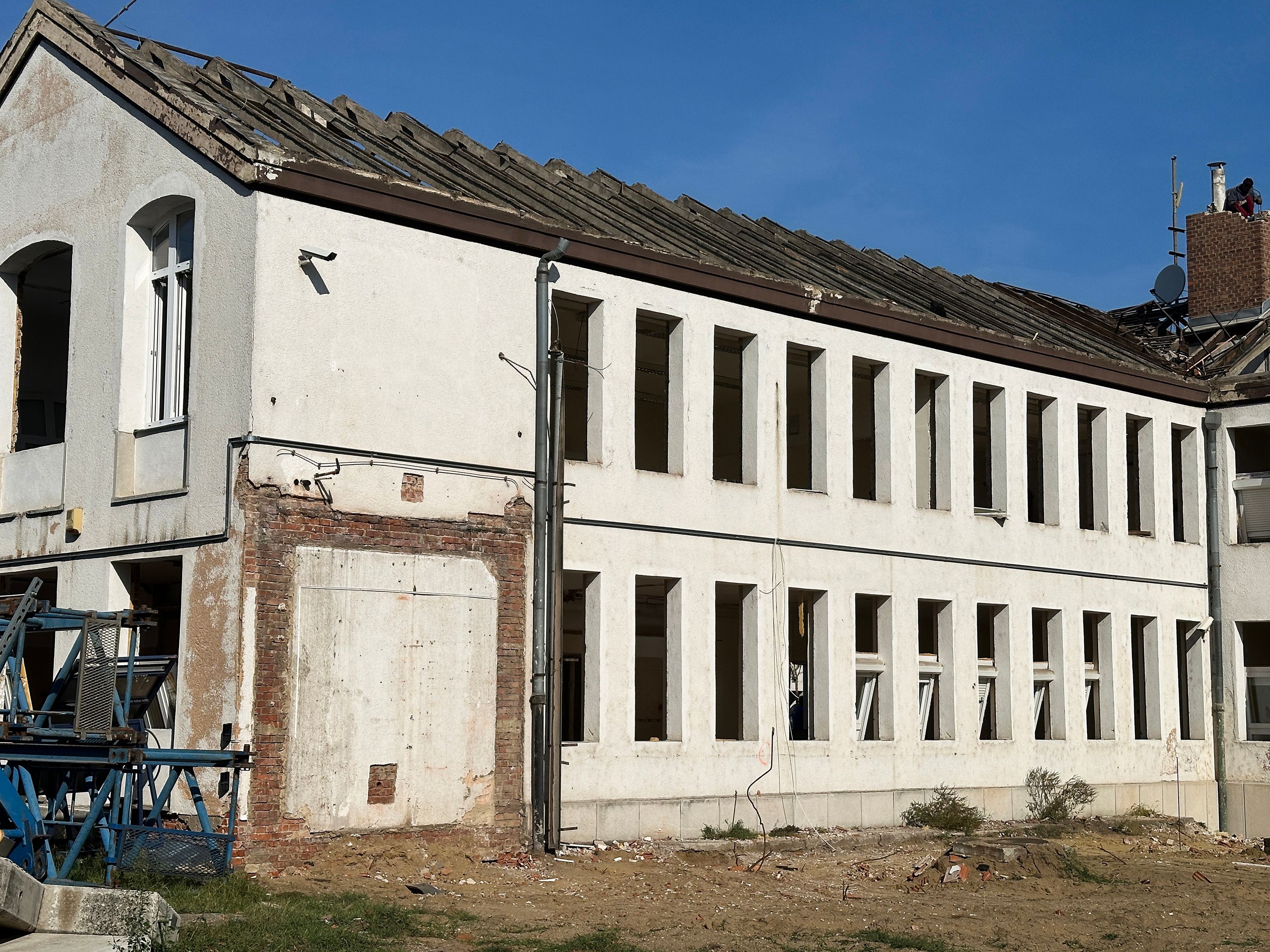 ecole reconstruction